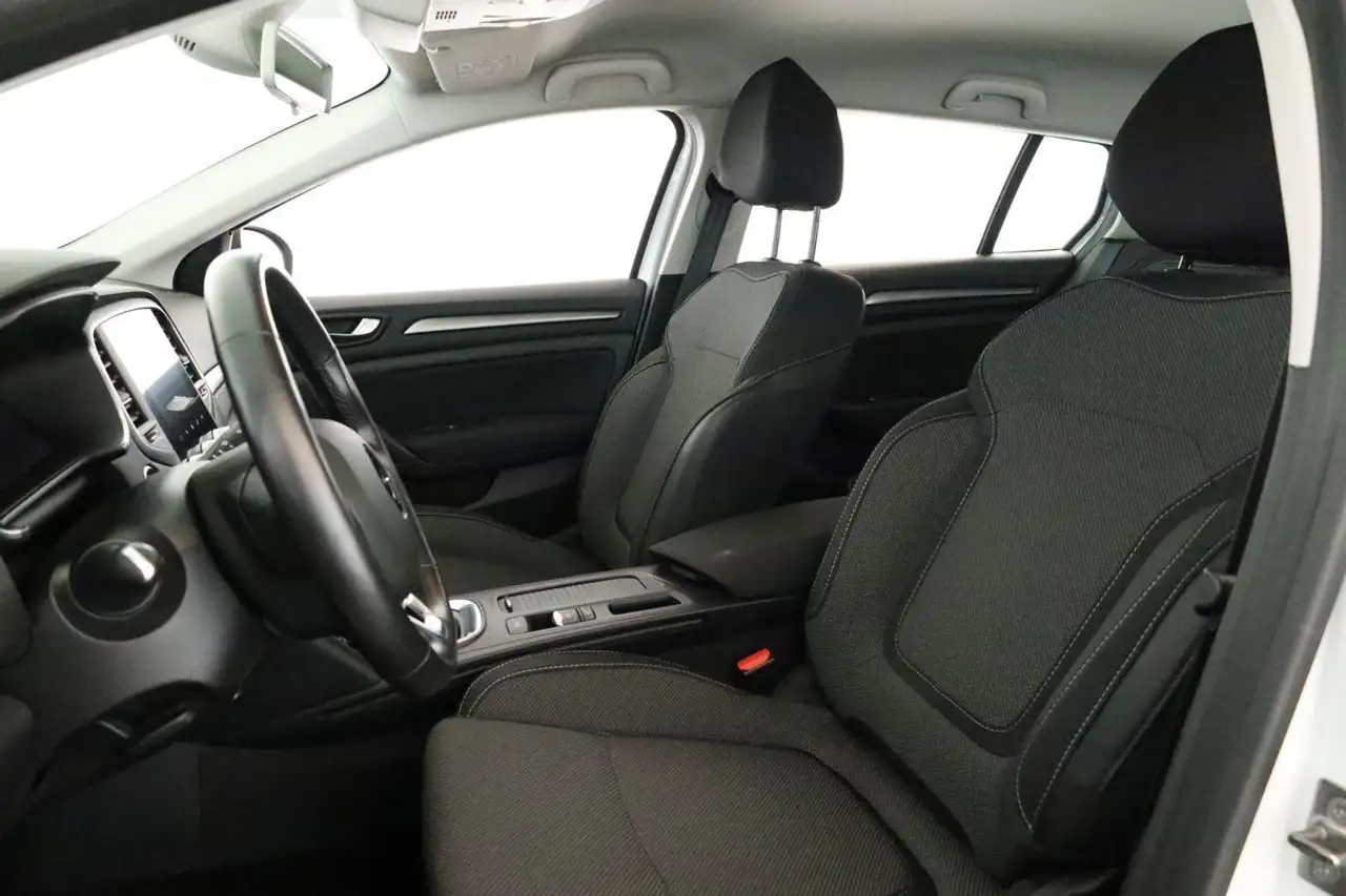 Renault Megane Grandtour TCe 140 Aut. Equilibre LED PDC — Vehicle gallery 15