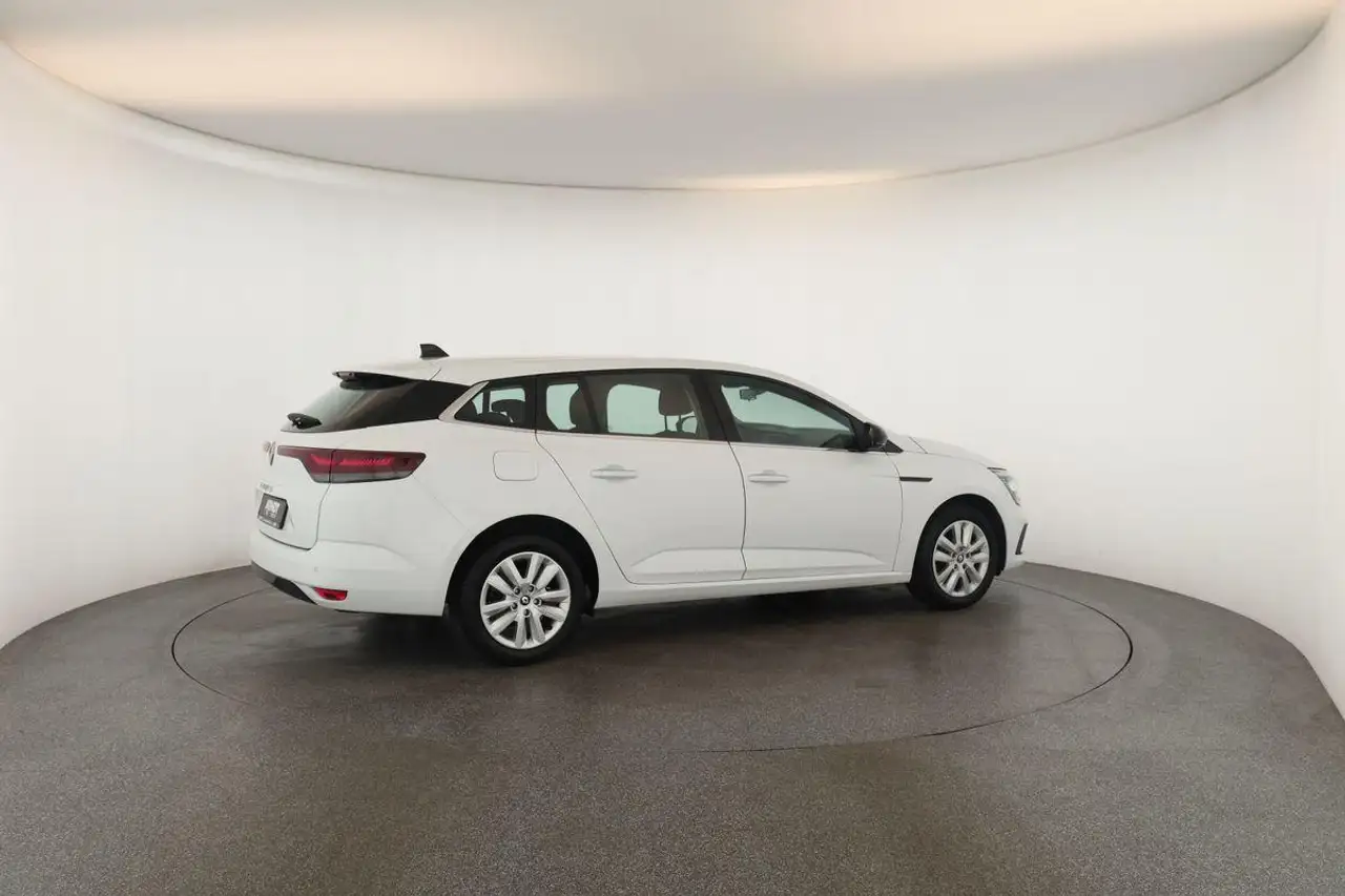 Renault Megane Grandtour TCe 140 Aut. Equilibre LED PDC — Vehicle gallery 28