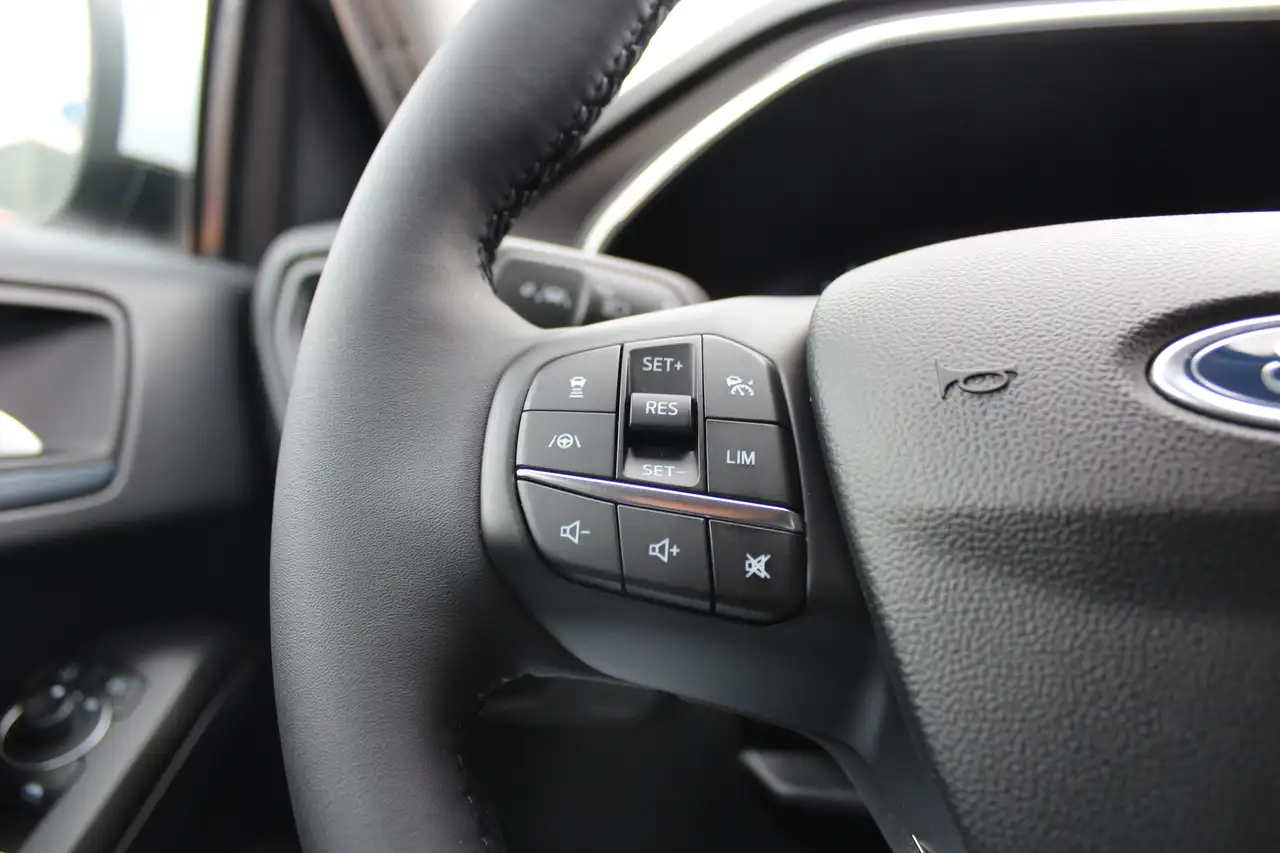 Ford Focus Active X Turnier 1,0EcoBoost*Automatik*AHK*ACC*Nav — Galería del vehículo 27