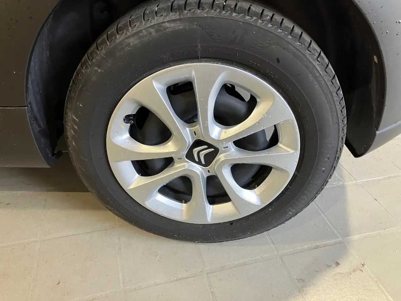 Citroen C3 1.2 PureTech Sitzheizung+Parkpilot+Tempomat — Vehicle gallery 25