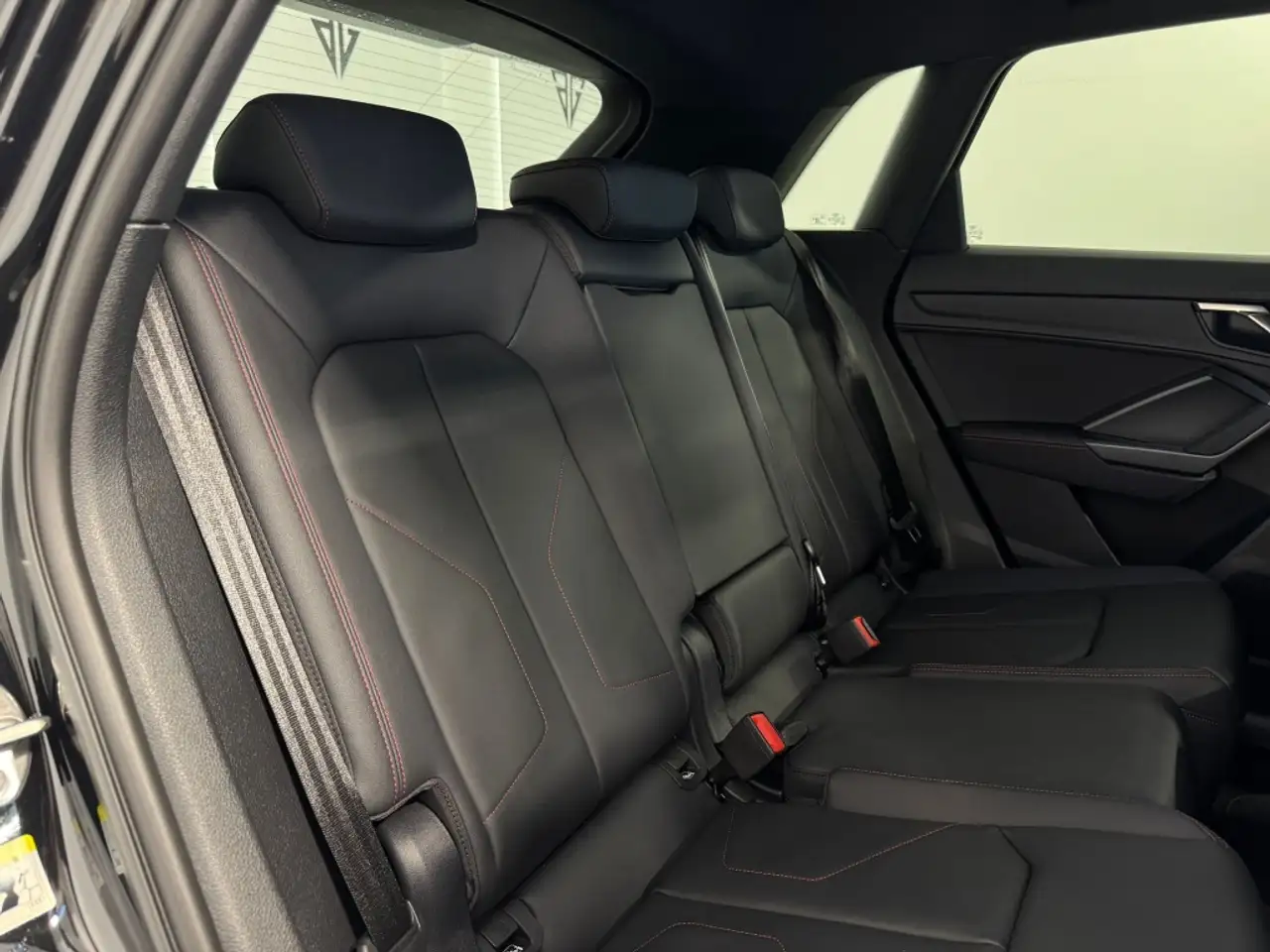 Audi Q3 35 TDI S line S tronic 110kW — Vehicle gallery 24