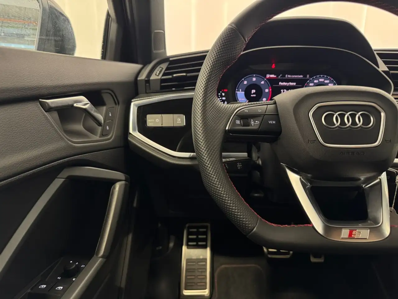Audi Q3 35 TDI S line S tronic 110kW — Vehicle gallery 14