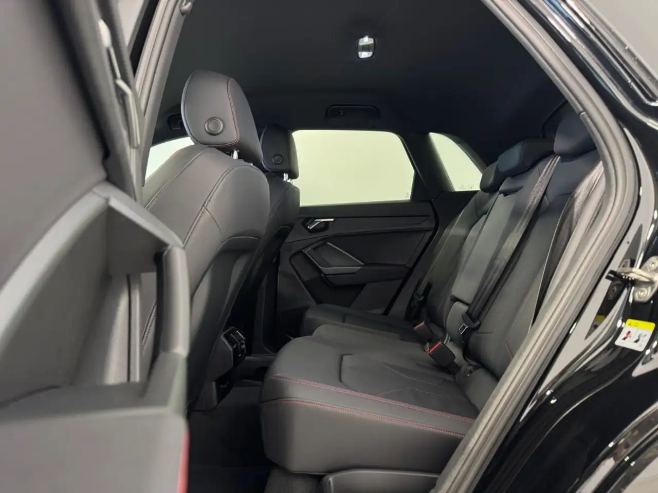 Audi Q3 35 TDI S line S tronic 110kW — Vehicle gallery 25