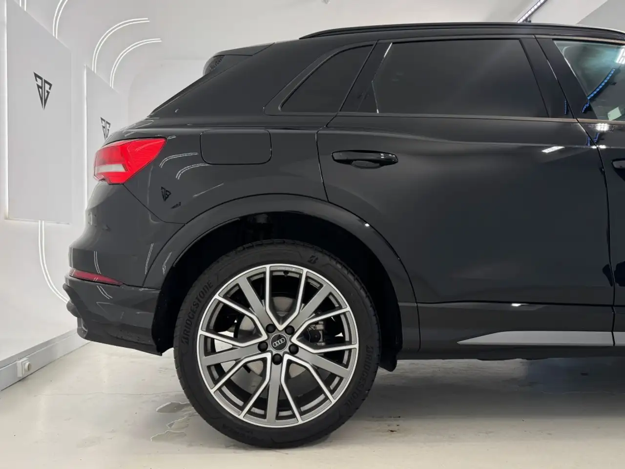 Audi Q3 35 TDI S line S tronic 110kW — Vehicle gallery 12
