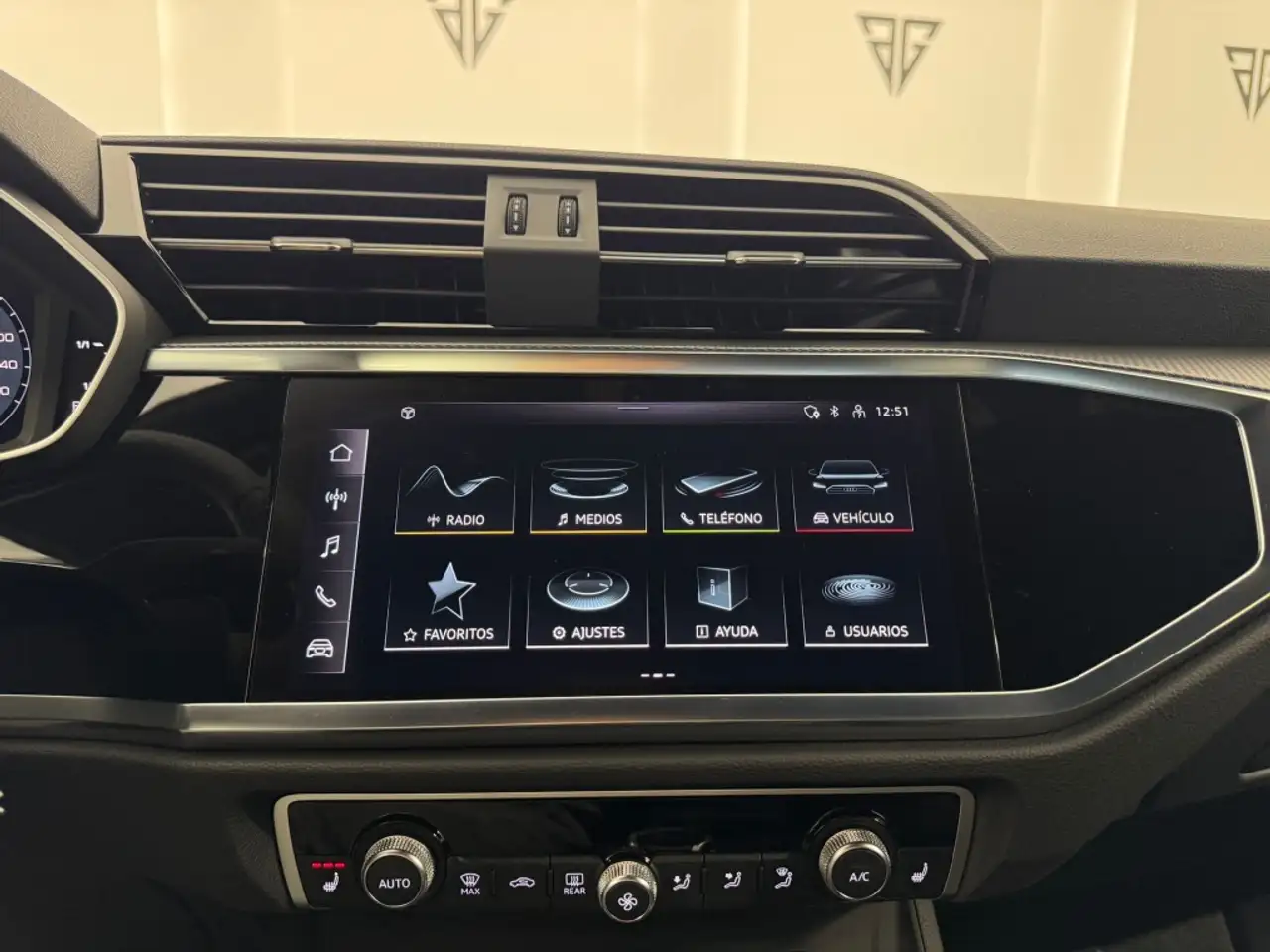 Audi Q3 35 TDI S line S tronic 110kW — Vehicle gallery 16