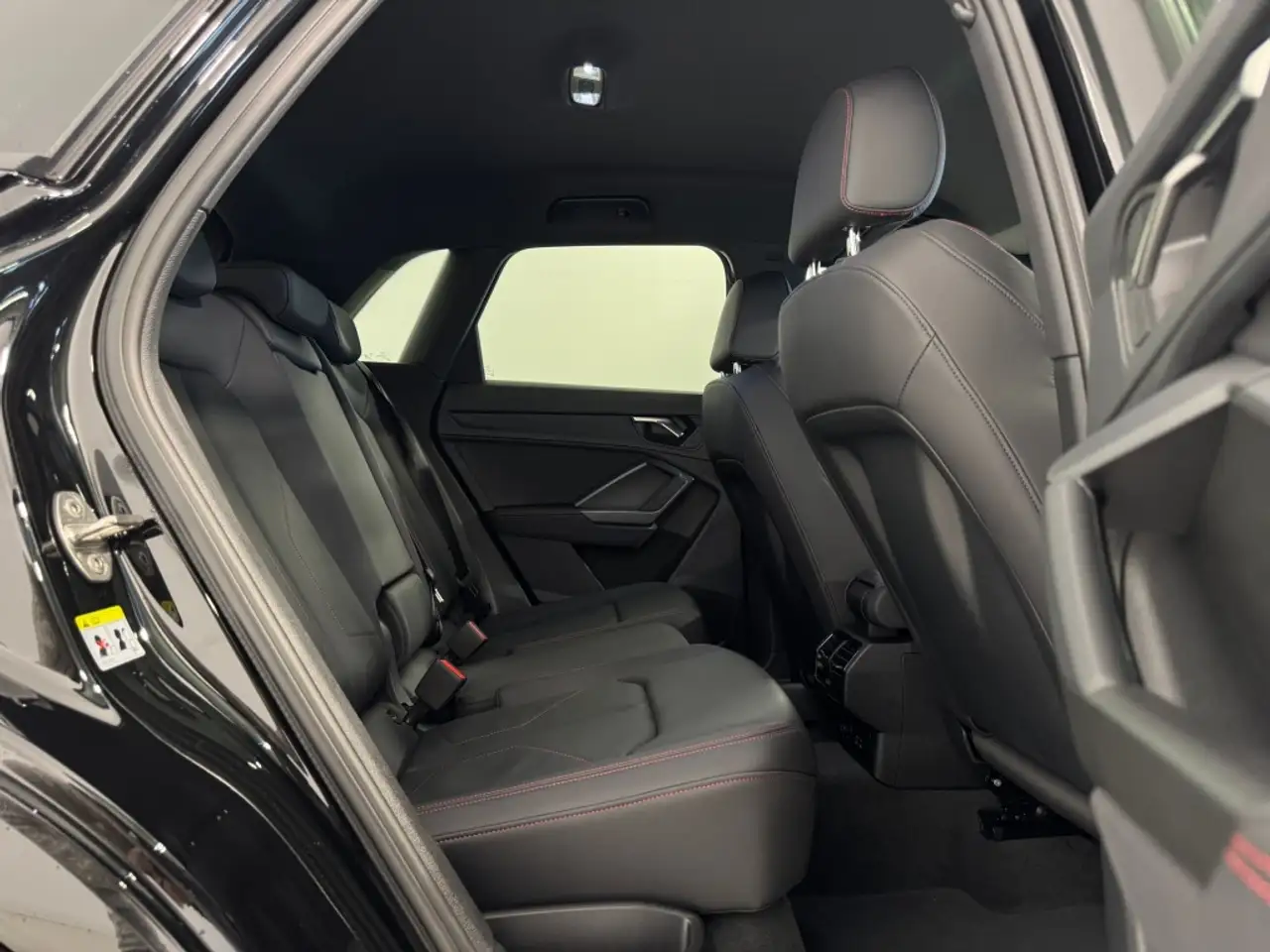 Audi Q3 35 TDI S line S tronic 110kW — Vehicle gallery 26