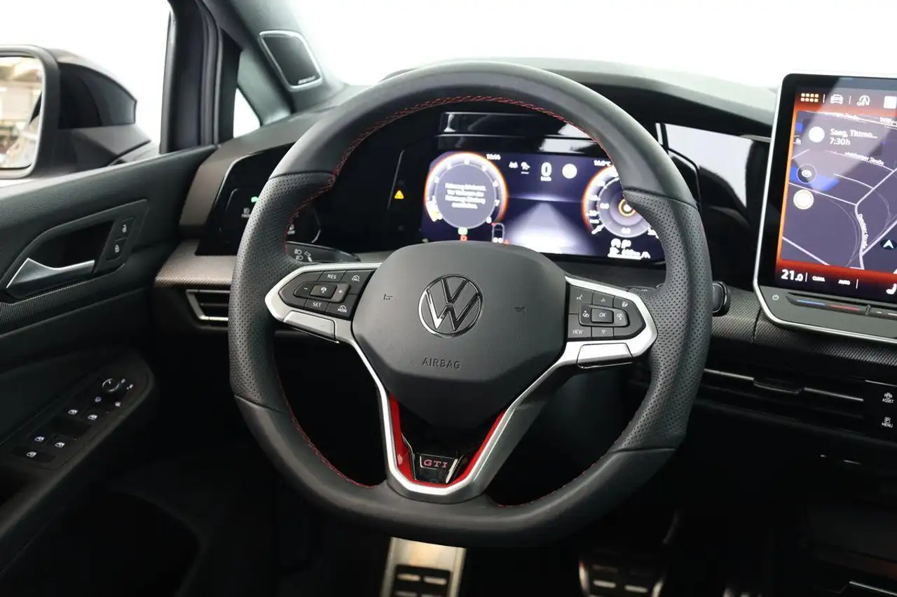 Volkswagen Golf GTI DSG Black IQ.LIGHT Pano HUD HarmanK 19" — Vehicle gallery 14