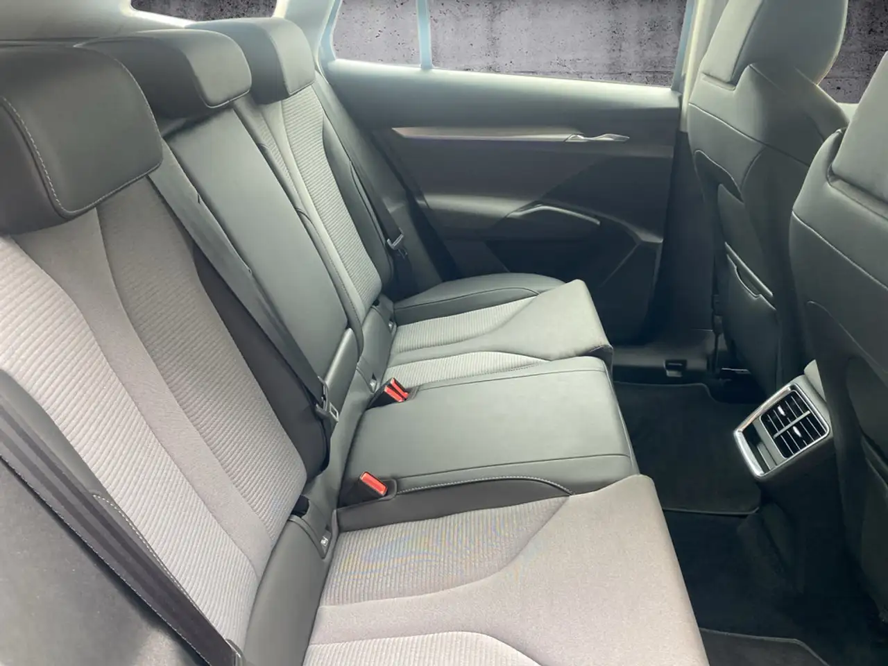 Skoda Enyaq iV 60 Loft Navi+RFK+PDC+LED Navi+RFK+PD — Vehicle gallery 11