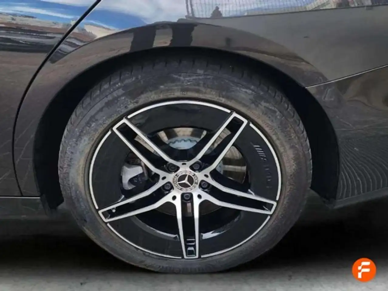 Mercedes-Benz E 300 de 4MATIC — Galería del vehículo 37