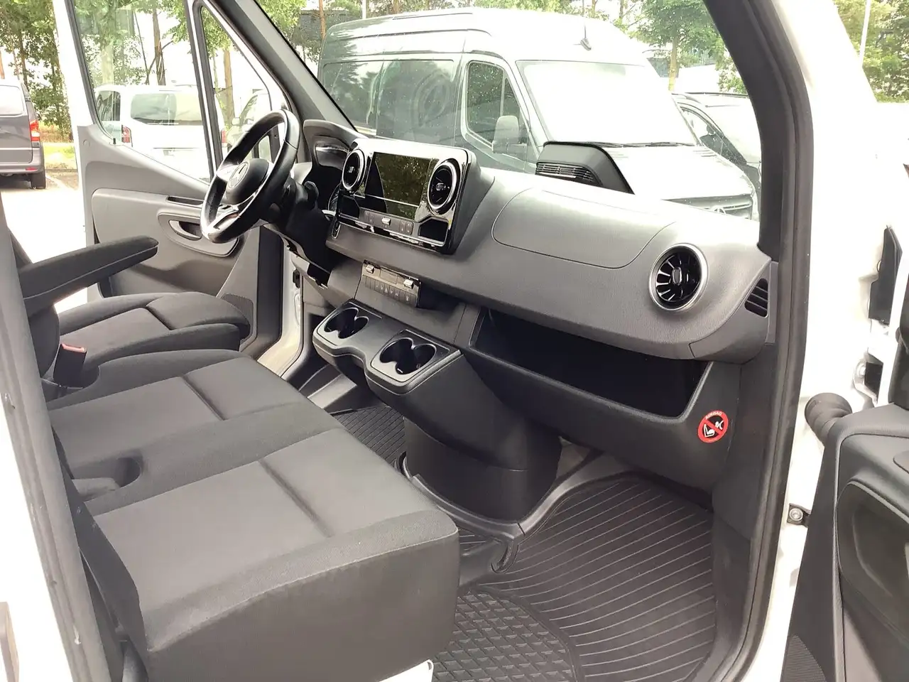 Mercedes-Benz Sprinter eSprinter 314 KA HD Select/Navi LED Kamera Klima — Galería del vehículo 15