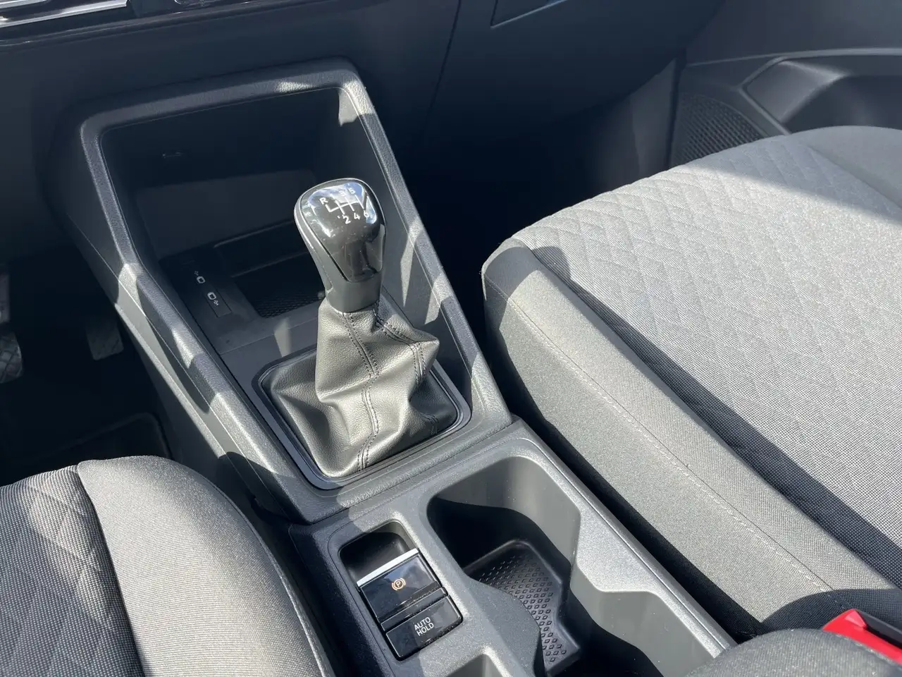 Volkswagen Caddy RFK LORDOSE SHZ TEMPOMAT DAB ABS ALU ESP — Vehicle gallery 13