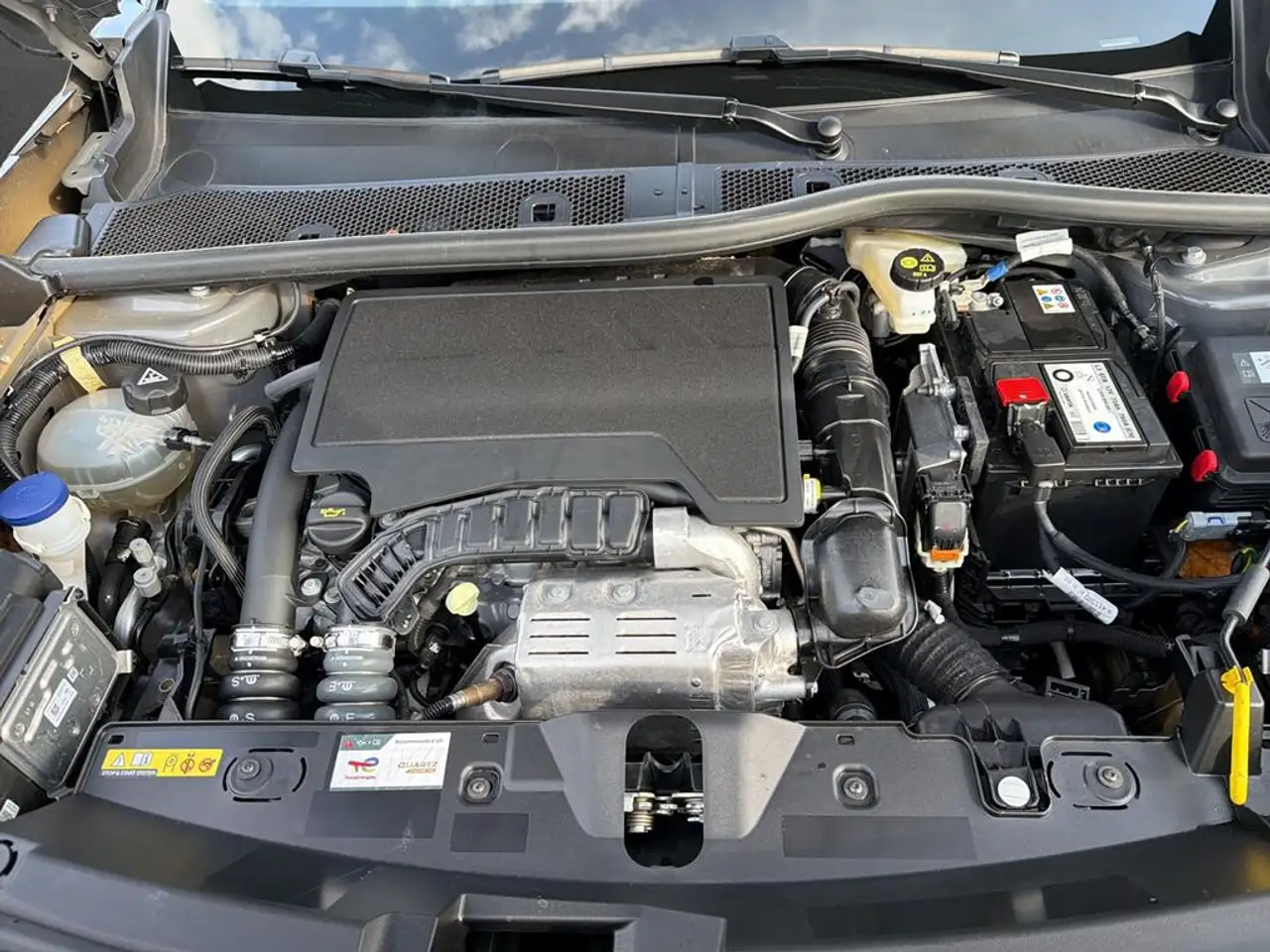 Peugeot 2008 Neuer 2008 GT PureTech 130 EAT8 — معرض صور السيارة 5