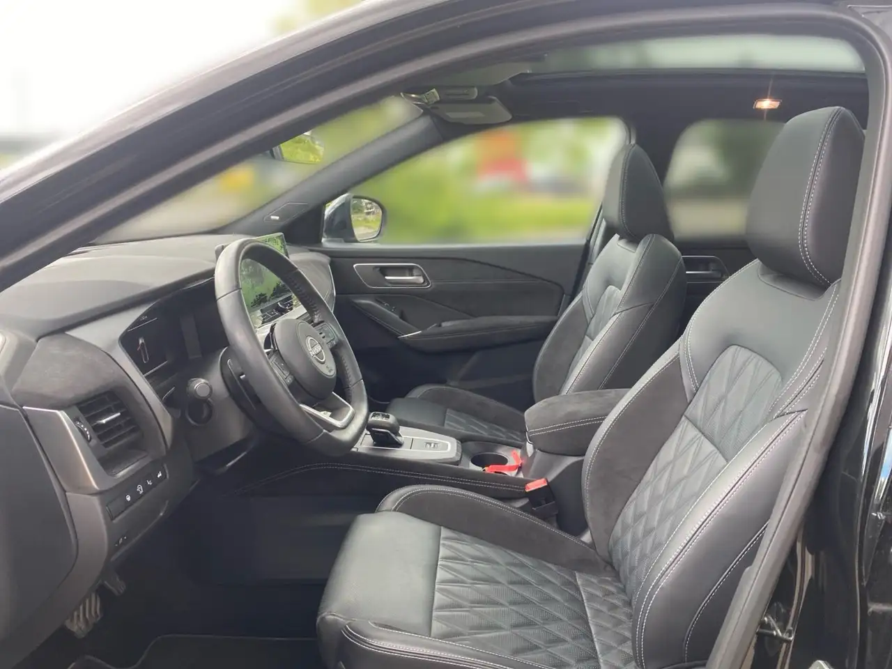 Nissan Qashqai QASHQAI MY24 1.3 DIG-T MHEV MCVT TEKNA+ — معرض صور السيارة 8