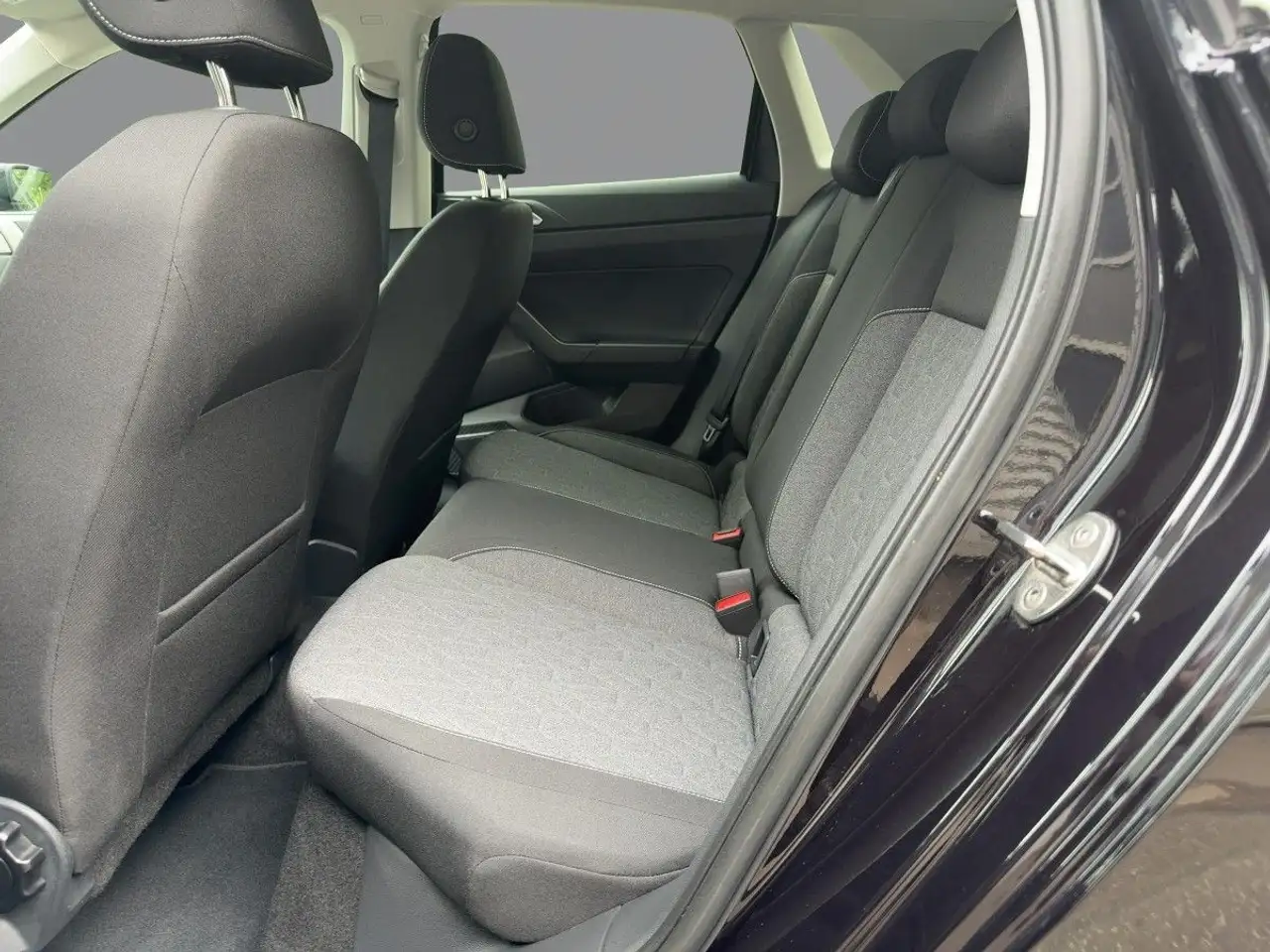 Volkswagen Polo 1.0 TSI Move DSG AppConnect Rückfahrkamera — Vehicle gallery 10