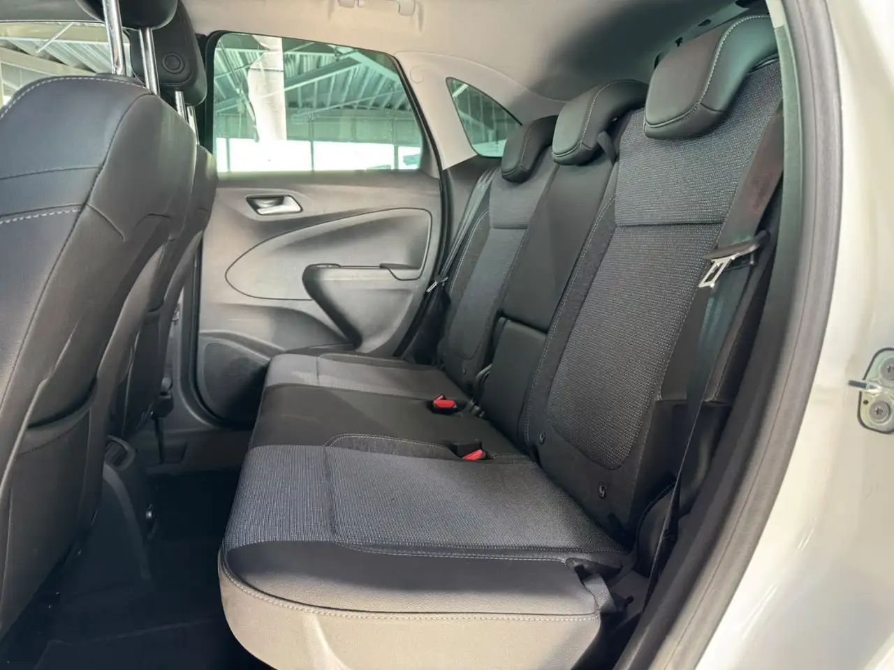 Opel Crossland 1.2 Turbo Elegance Paket LED+Navi+SHZ — Vehicle gallery 11
