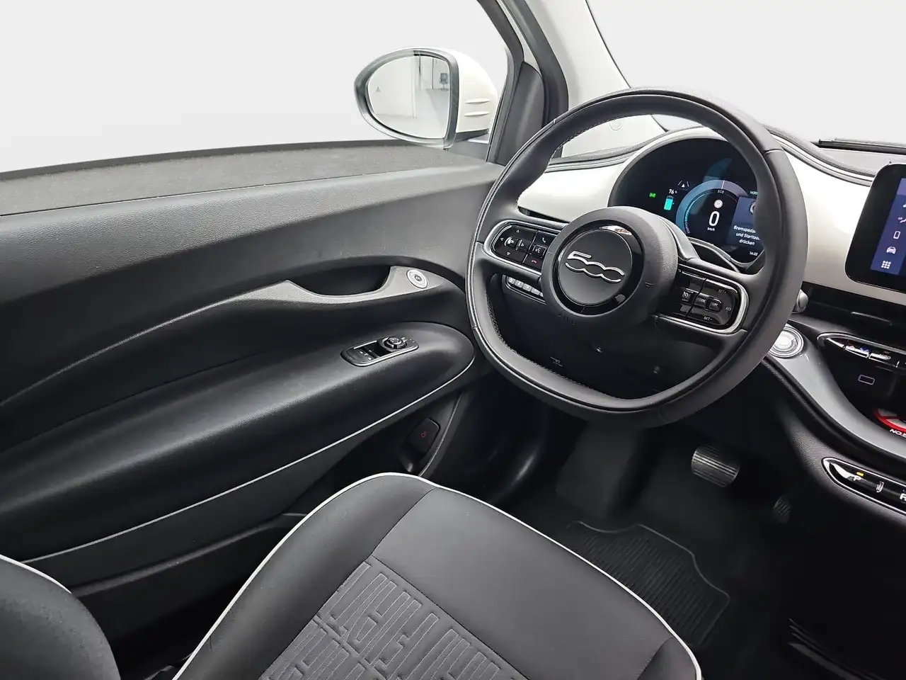 Fiat 500C 500C ELEKTRO 42 KWH KOMFORT PAKET, 16-ZOLL LM-FELG — معرض صور السيارة 9