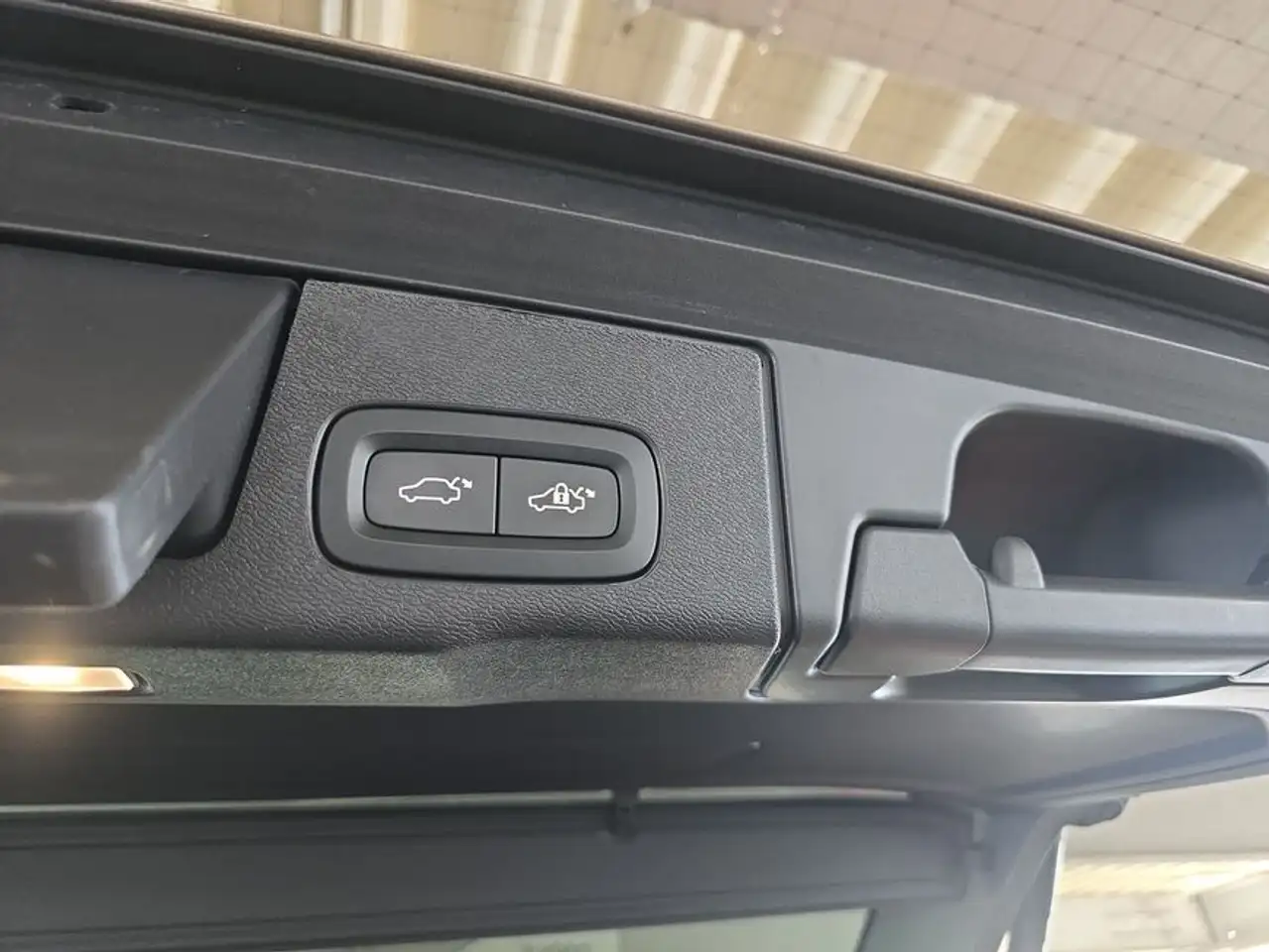 Volvo XC60 XC60 B5 B AWD Plus Dark — Galerie du véhicule 18