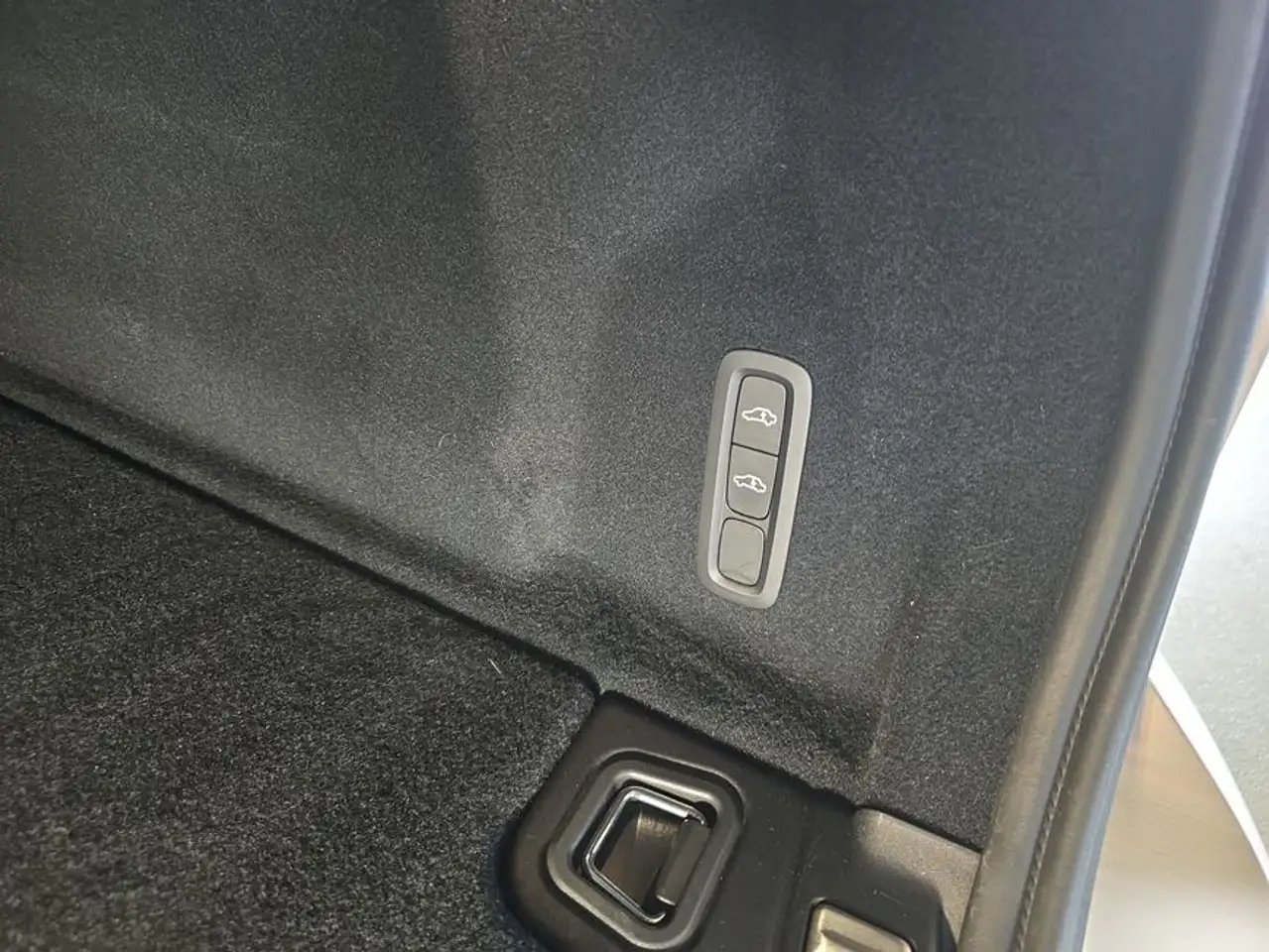 Volvo XC60 XC60 B5 B AWD Plus Dark — Galerie du véhicule 17