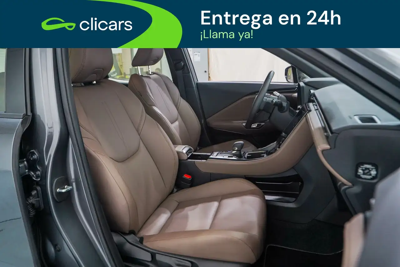 Lexus LBX Elegant — معرض صور السيارة 16