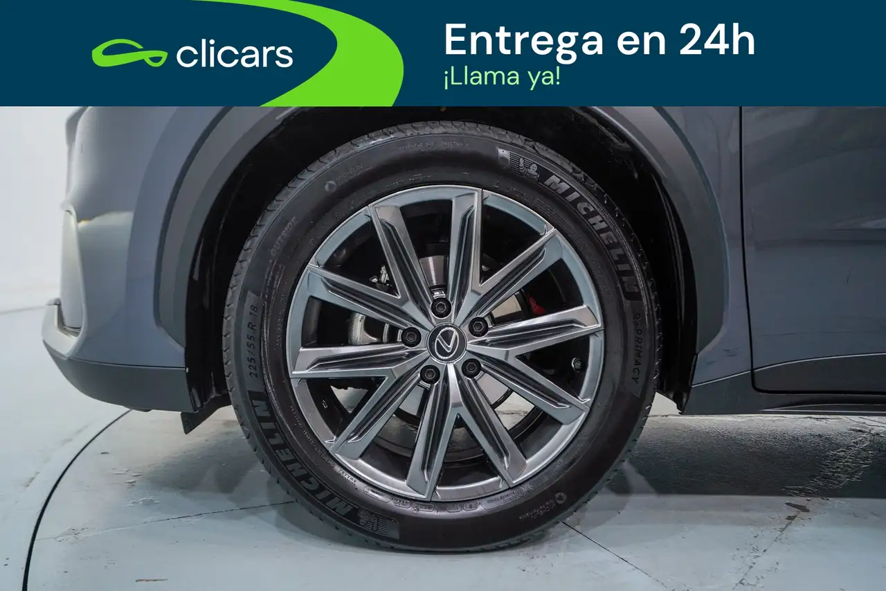 Lexus LBX Elegant — معرض صور السيارة 11