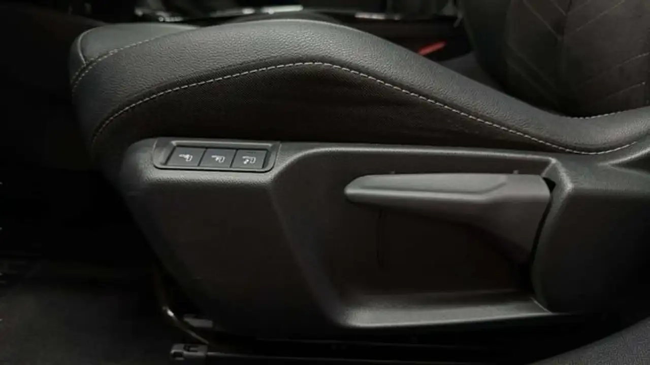 Opel Mokka 1.2T S&S GS 130 AT8 — معرض صور السيارة 19