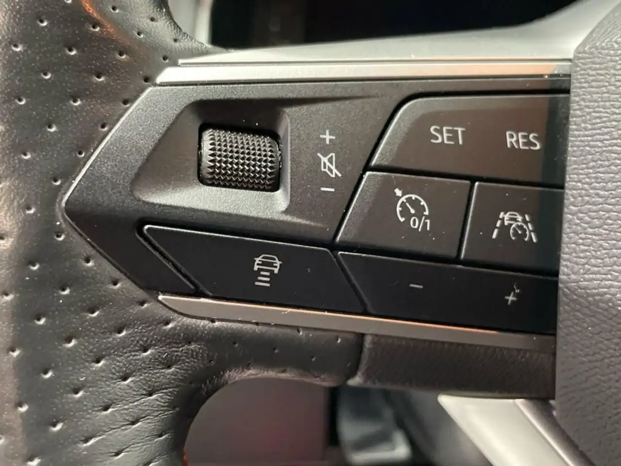SEAT Arona 1.0 TSI S&S FR XM 115 — Vehicle gallery 9