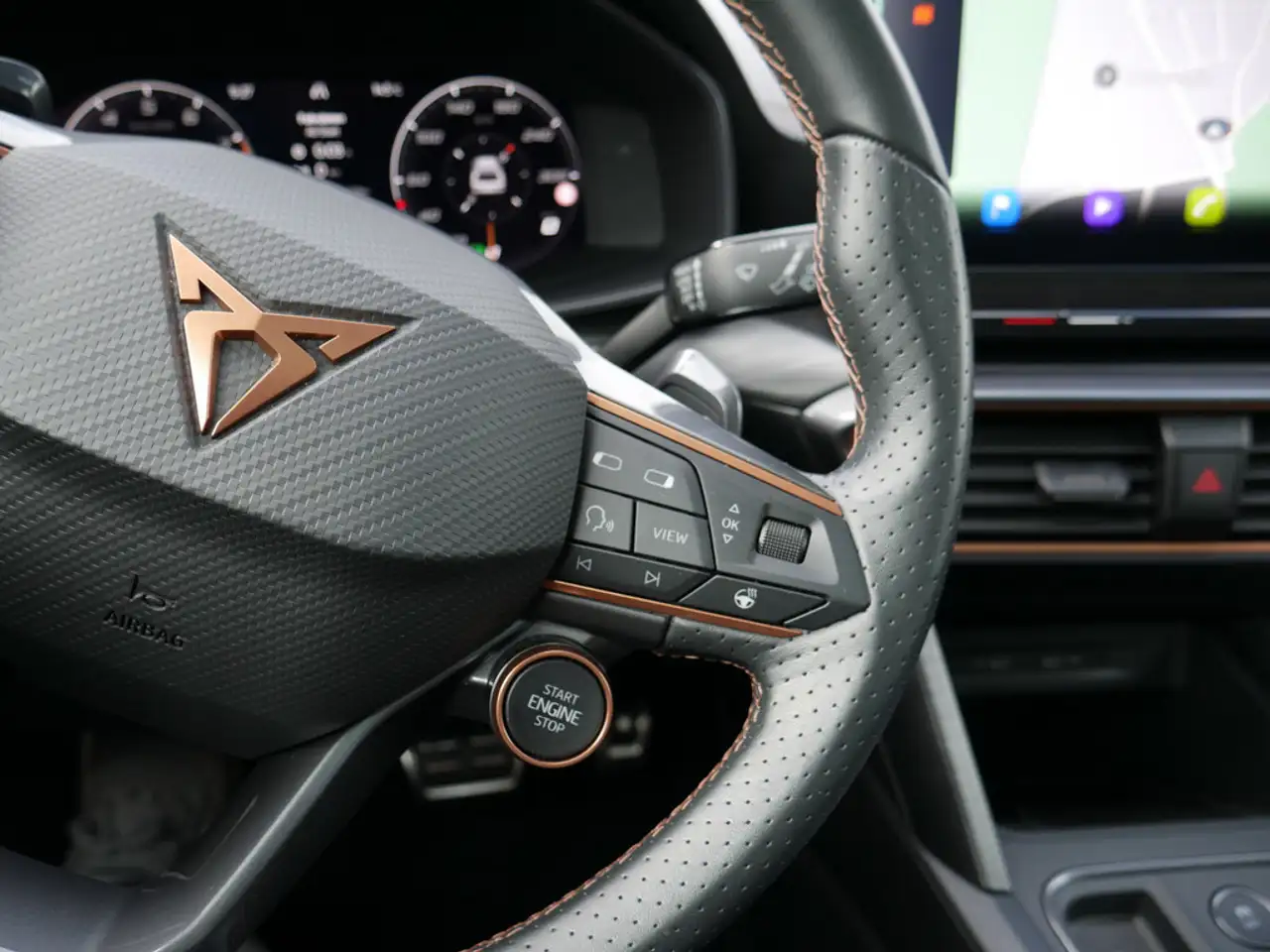 CUPRA Formentor 2.5 TSI VZ5 4Drive 360° PANO MATRIX — Vehicle gallery 17