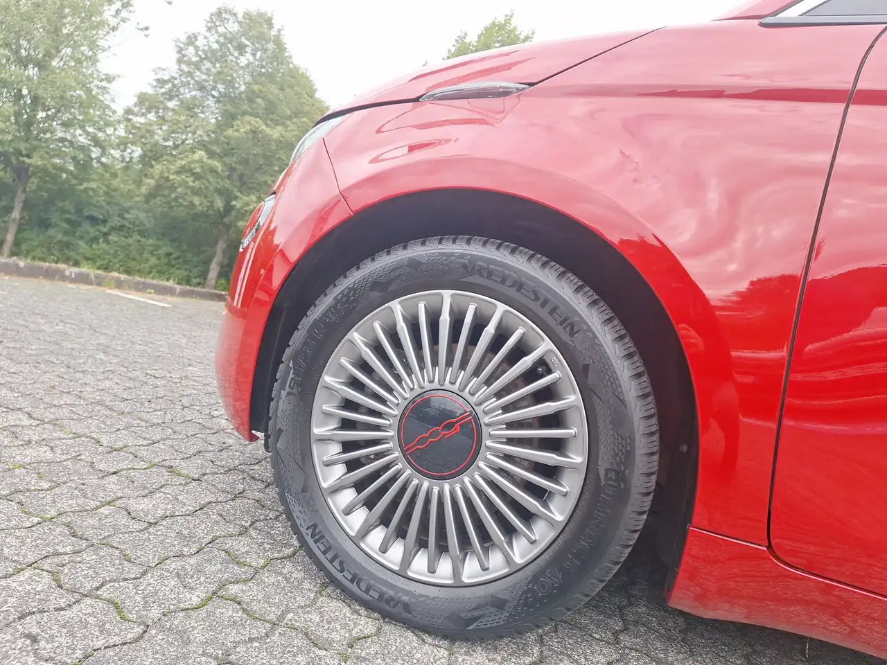 Fiat 500e Red — Galerie du véhicule 15
