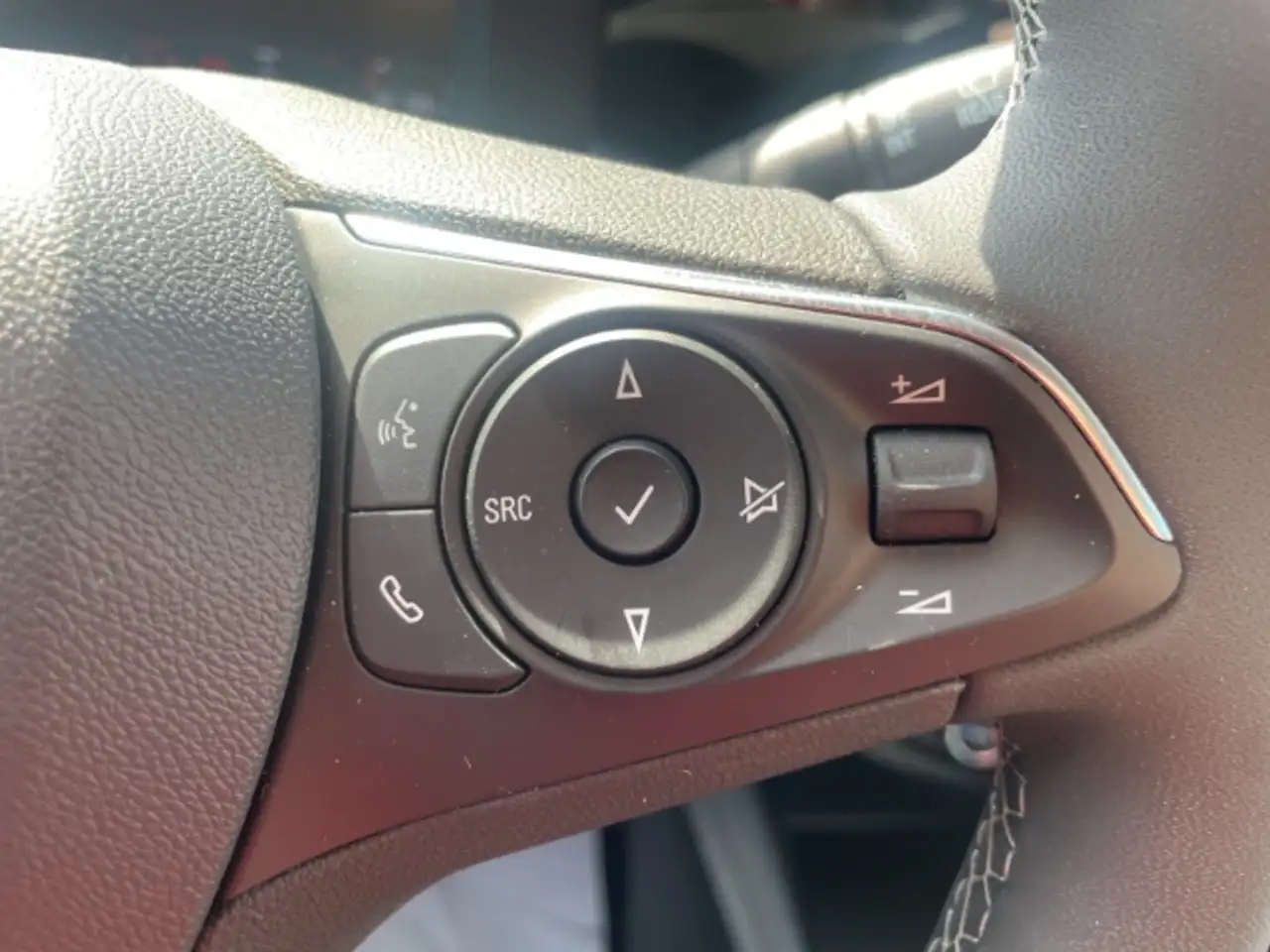 Opel Mokka Elegance 1.2 Turbo LED - Sitzheizung - Rückfahrkam — معرض صور السيارة 23