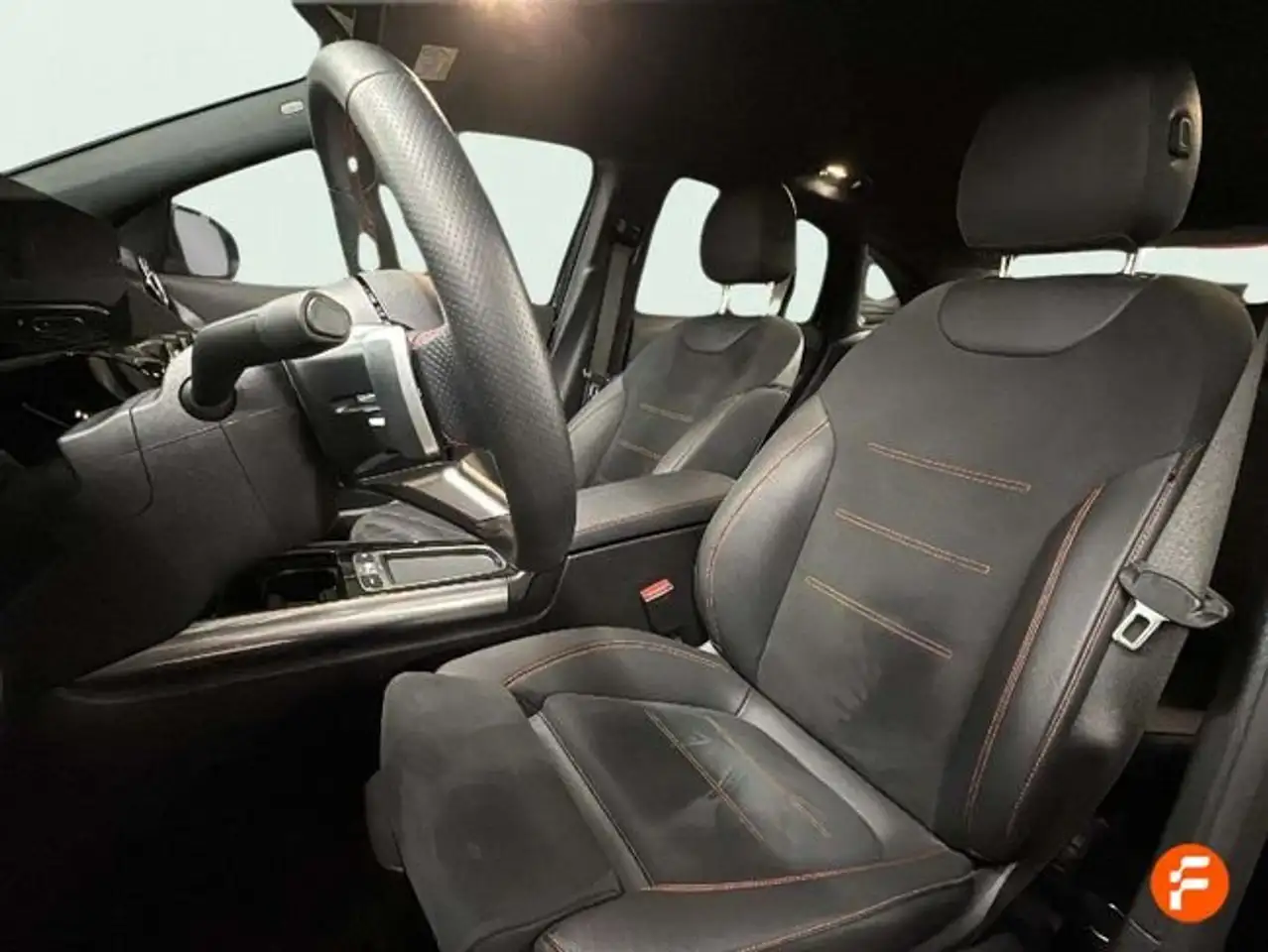 Mercedes-Benz GLA 200 D — Galerie du véhicule 19