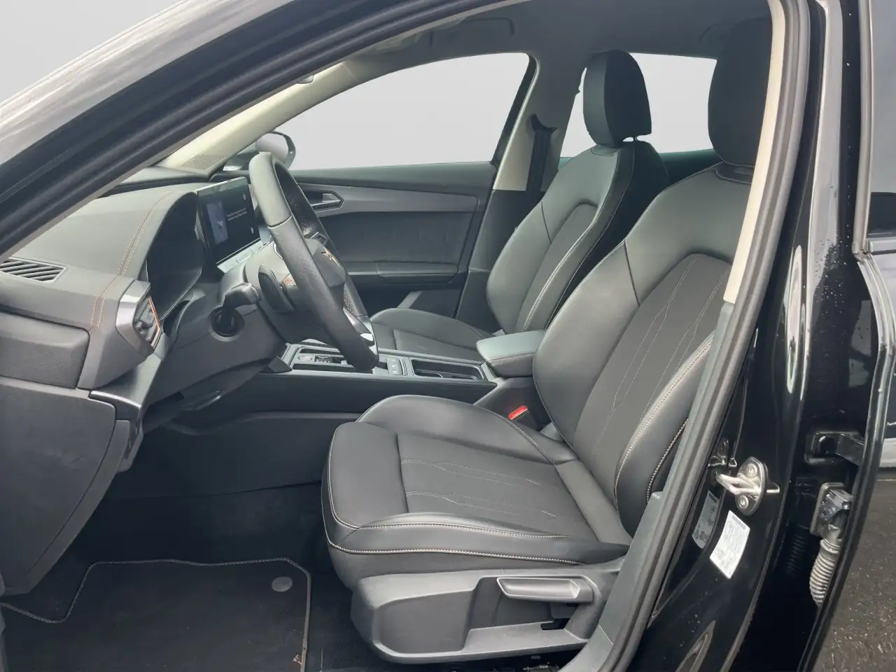 CUPRA Formentor TSI DSG Navi 5JGar AHK Kamera SHZ — معرض صور السيارة 14