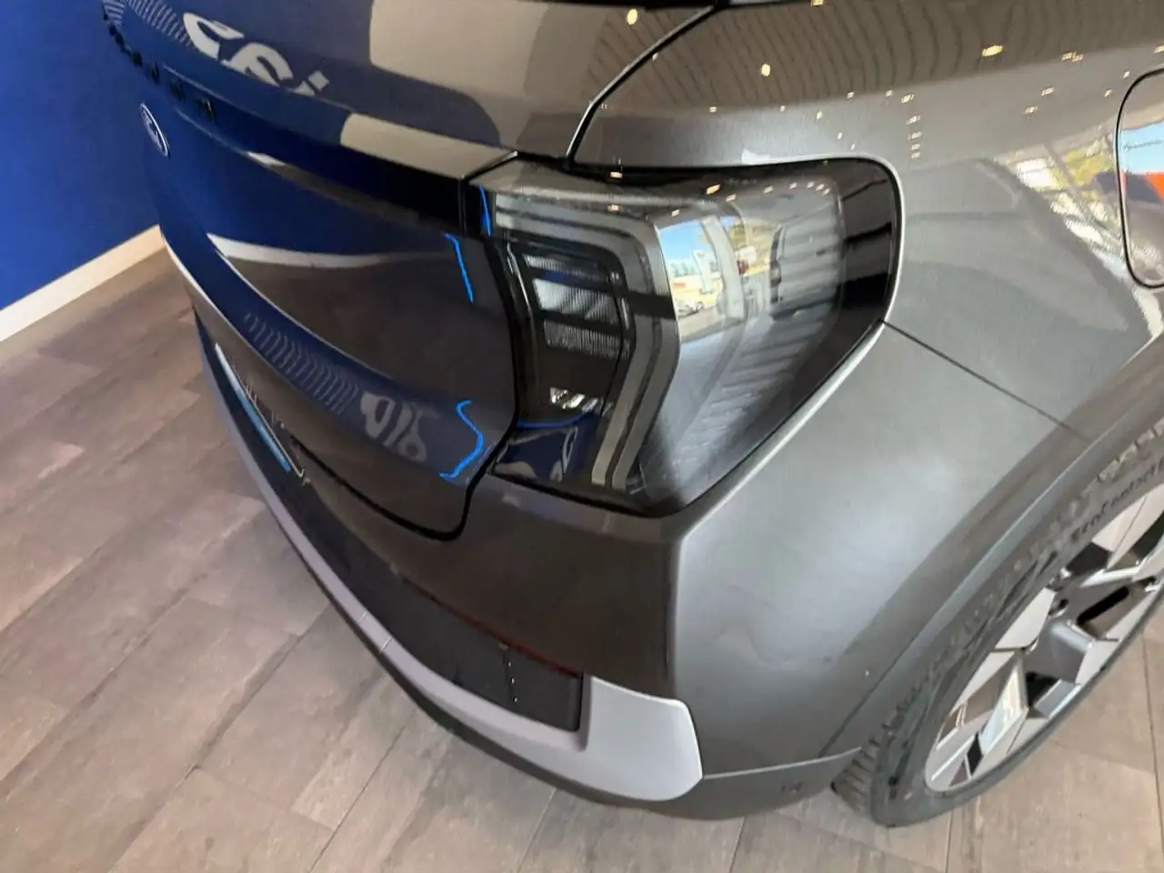 Ford Explorer RWD Rango Extendido Premium 77kWh — Vehicle gallery 6