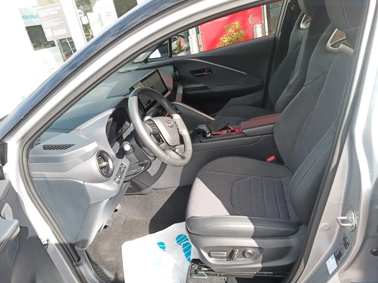 Toyota C-HR Lounge 2.0 Hybrid — Galerie du véhicule 7