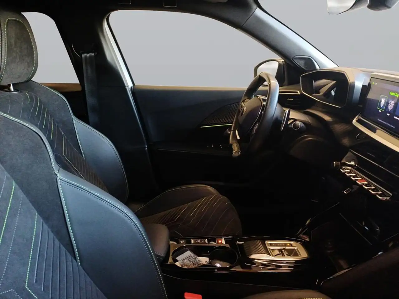Peugeot 2008 GT — Galerie du véhicule 11