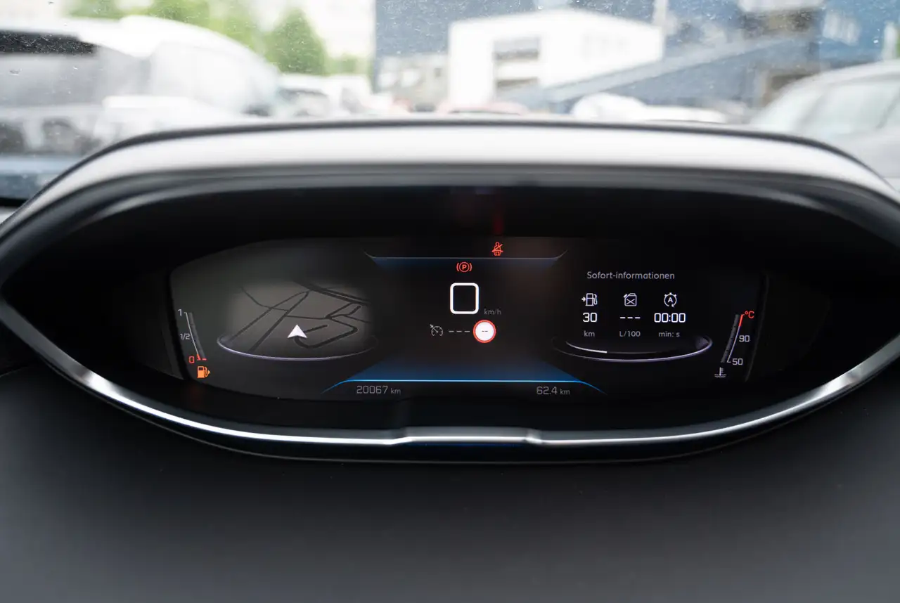 Peugeot 3008 Allure Pack PureTech 130 *GW-TOP-DEAL* — معرض صور السيارة 14