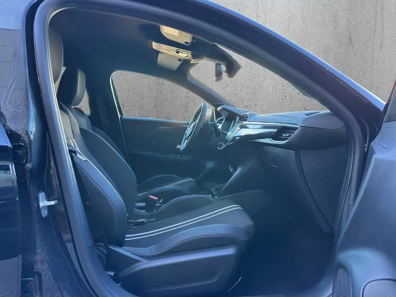 Opel Corsa GS //Navi/ Winterpaket/Kamera/ — Vehicle gallery 9