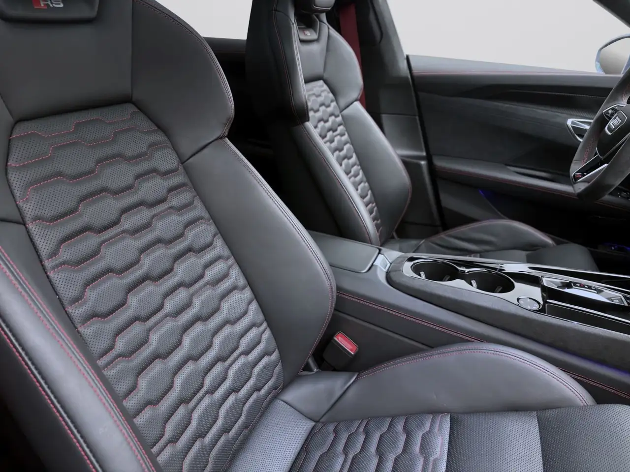 Audi RS e-tron GT PANO MATRIX NAVI B&O HuD — Galerie du véhicule 16