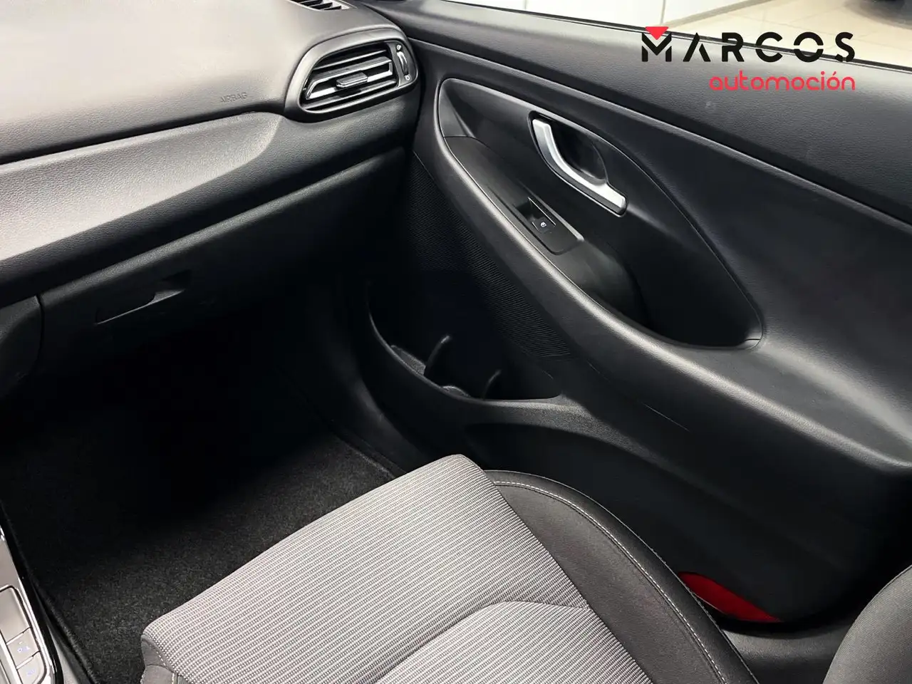 Hyundai i30 1.0 TGDI Klass 48V 100 — معرض صور السيارة 24