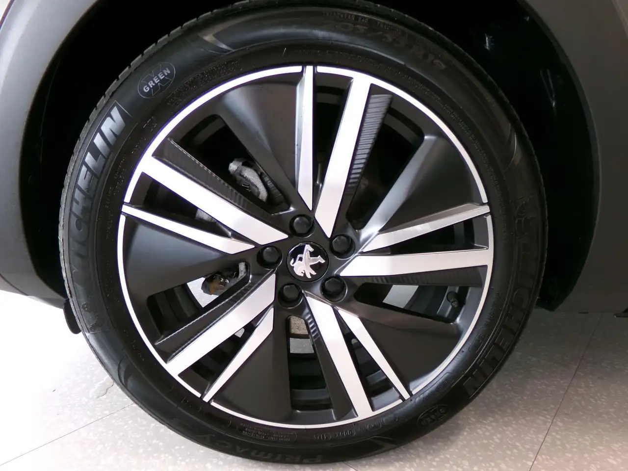 Peugeot 3008 1.2 Hybrid 136 GT ACC+LED+Navi+SHZ+2xKlima — Galería del vehículo 5