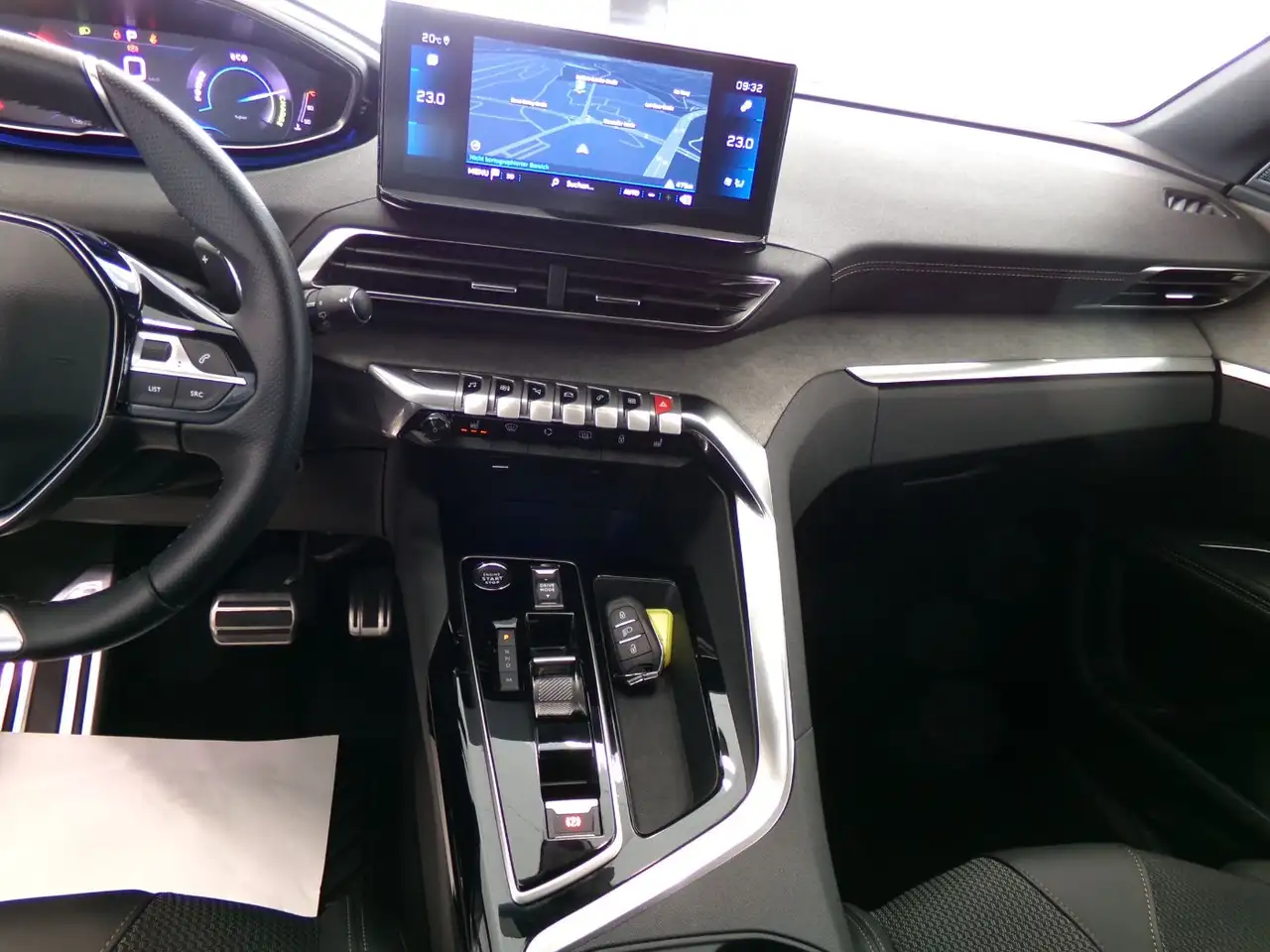 Peugeot 3008 1.2 Hybrid 136 GT ACC+LED+Navi+SHZ+2xKlima — Galería del vehículo 21