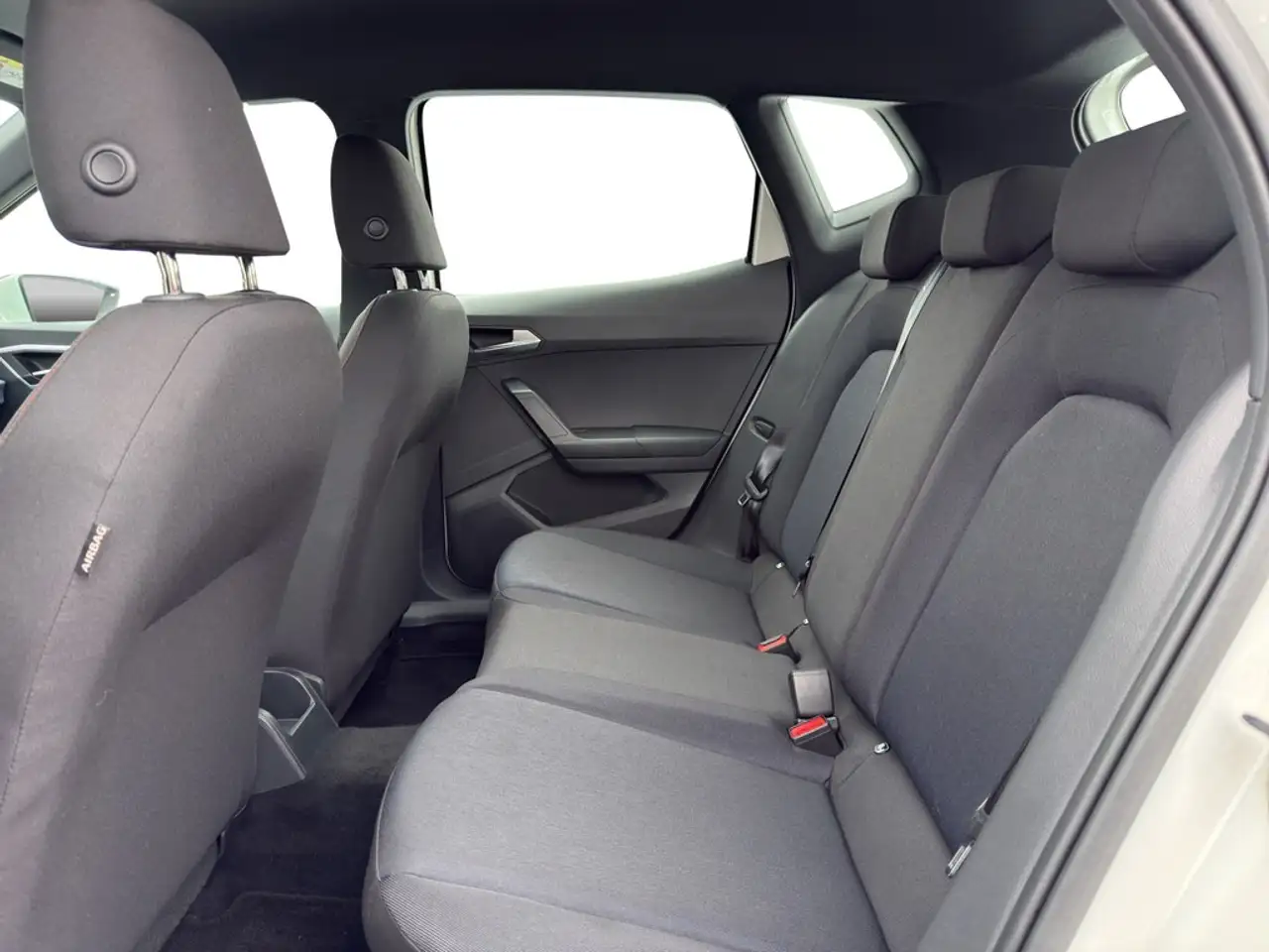 SEAT Arona 1.0 TSI FR VIRTUAL*NAVI*LED*PDC*TEMP*SHZ*17" — Galerie du véhicule 18