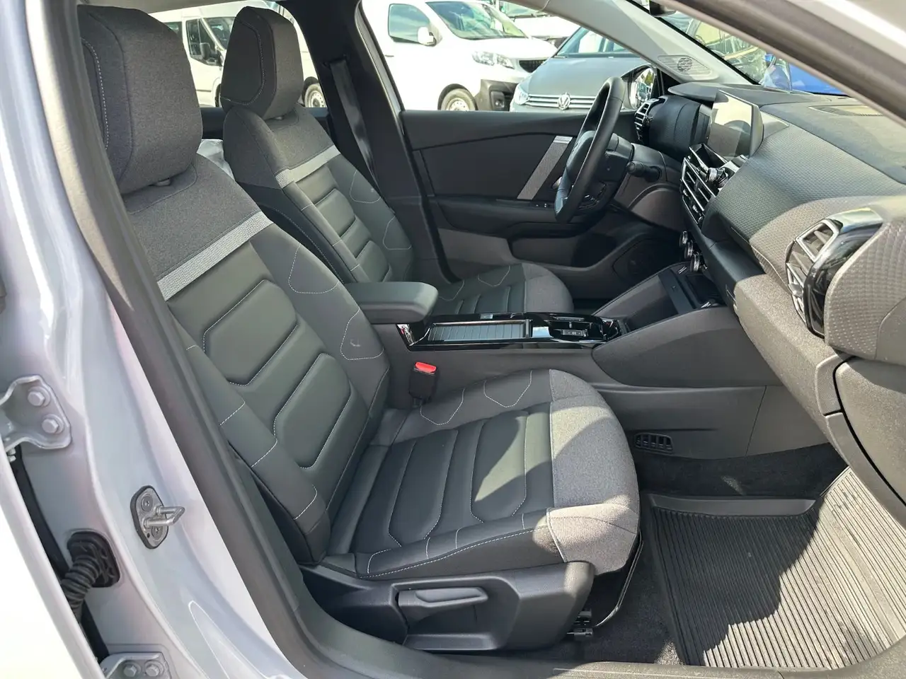 Citroen Sonstige ë-C4 X MAX *LED*360°-Kamera*Navi*Head-Up*5-TKM — Vehicle gallery 17