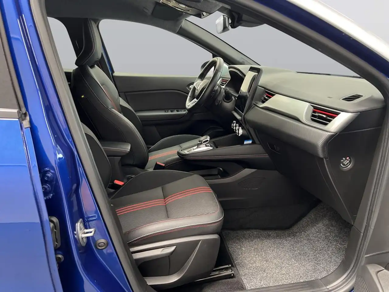 Renault Captur II 1.3 TCe 160 Mild-Hybrid R.S. Line — معرض صور السيارة 11