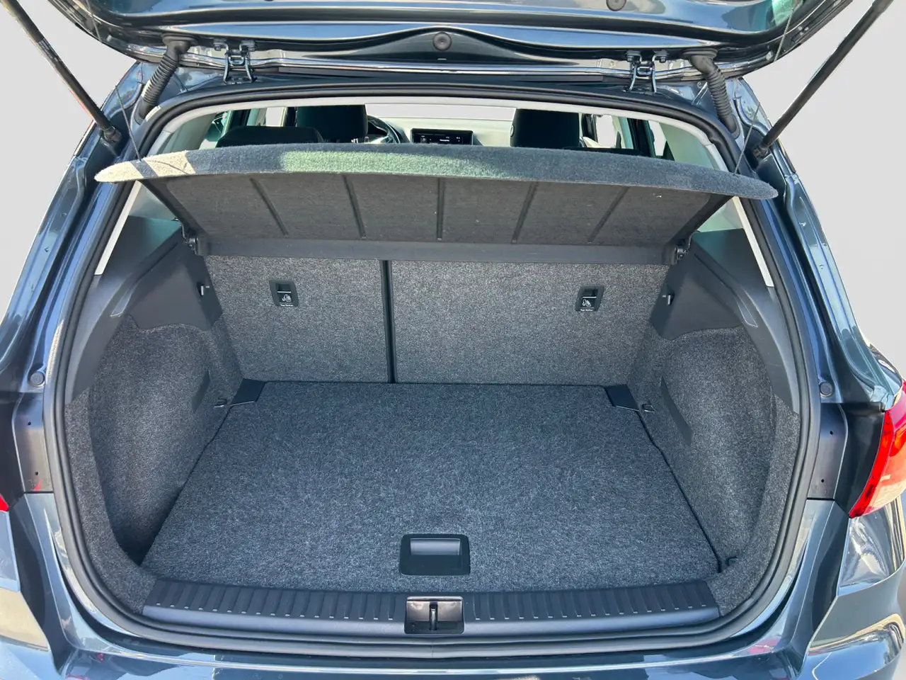SEAT Arona 1.0TSI DSG Style AHK ACC LED Cam Parklenk — Vehicle gallery 12