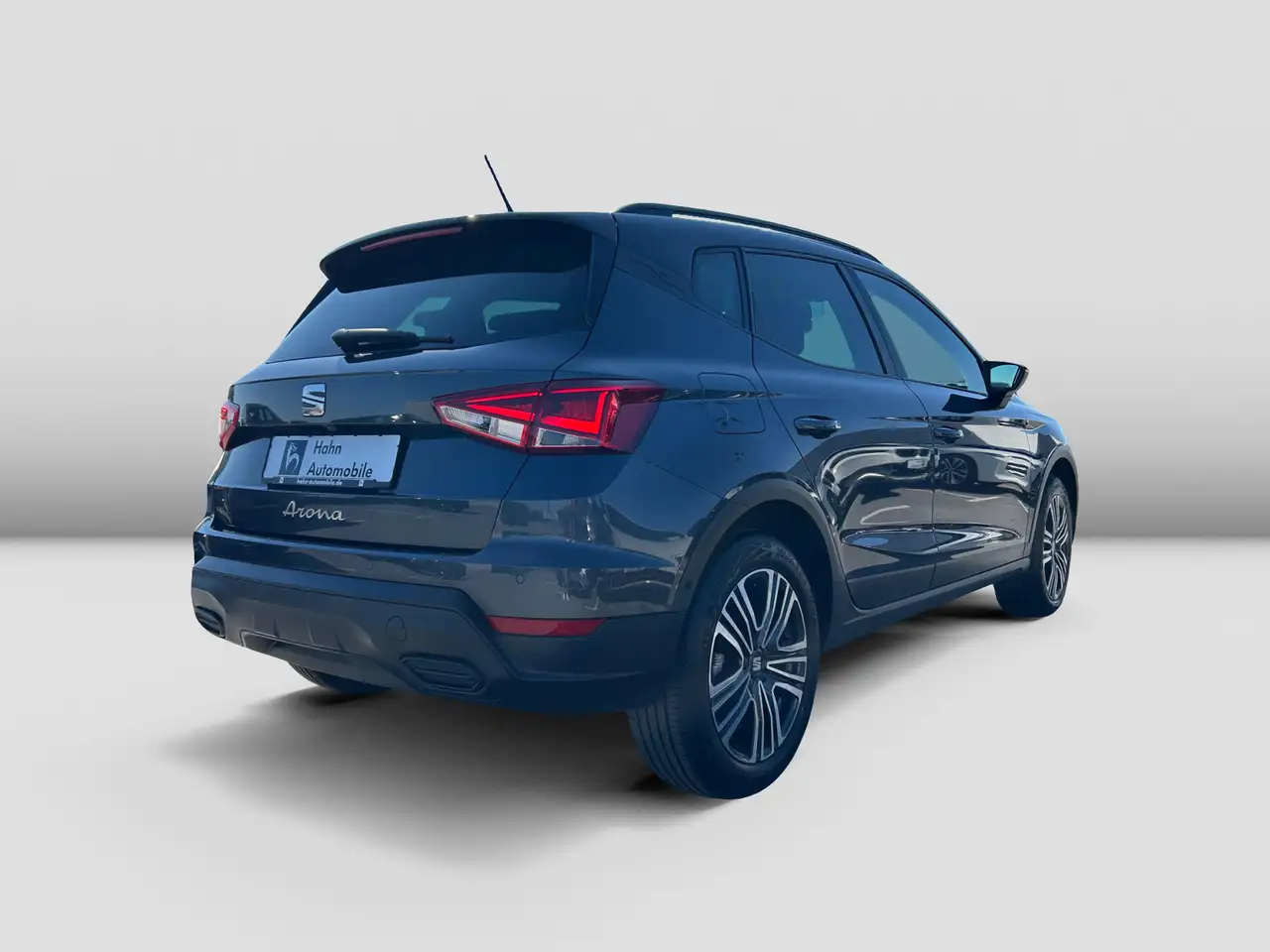 SEAT Arona 1.0TSI DSG Style AHK ACC LED Cam Parklenk — Vehicle gallery 4