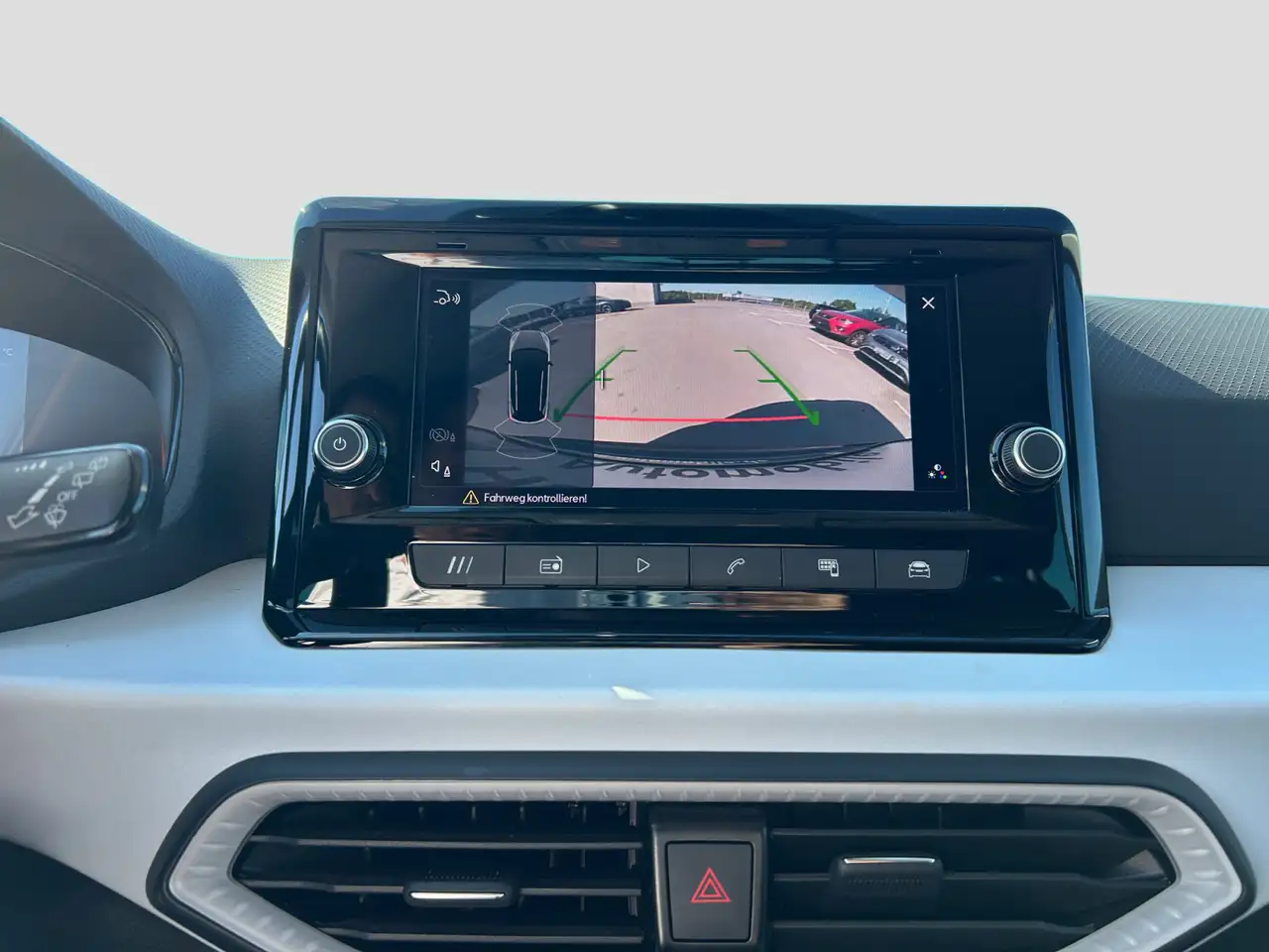 SEAT Arona 1.0TSI DSG Style AHK ACC LED Cam Parklenk — Vehicle gallery 13