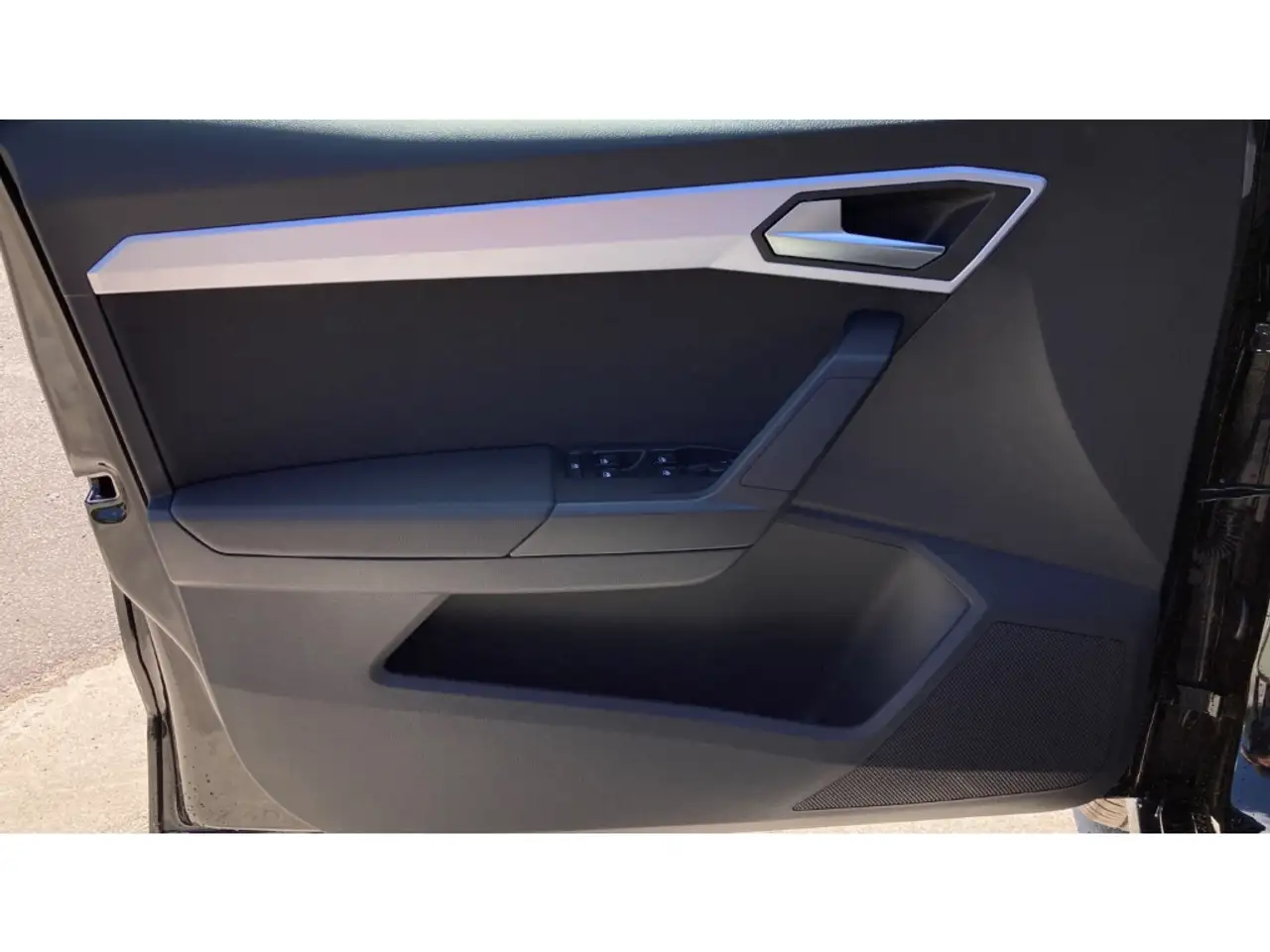 SEAT Arona 1.0 TSI FR +SHZ+NAVI+ACC+LED+TOUCH+KLIMA+ — Vehicle gallery 20
