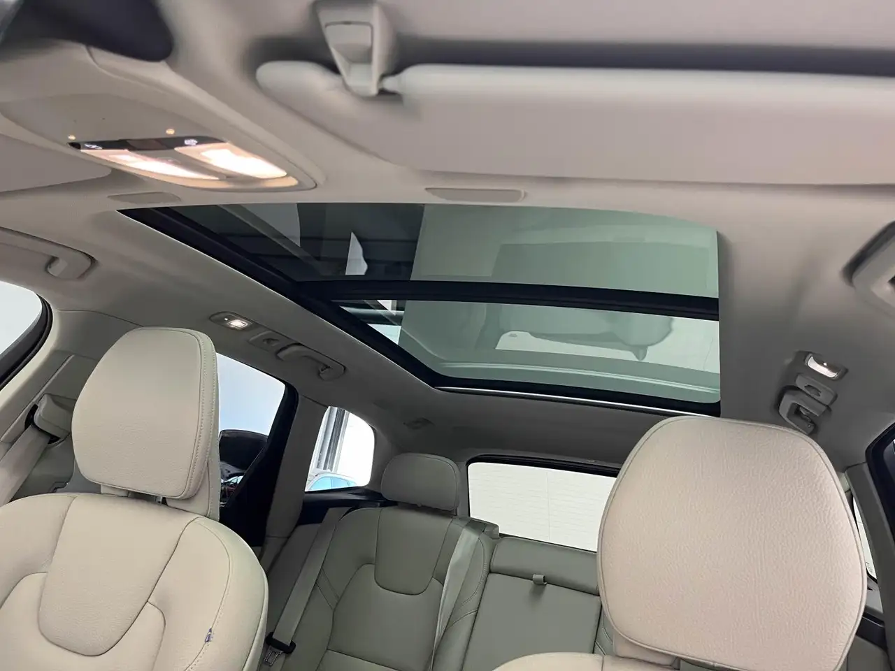 Volvo XC60 2.0 T6 AWD Recharge Ultra Dark Auto — Vehicle gallery 21