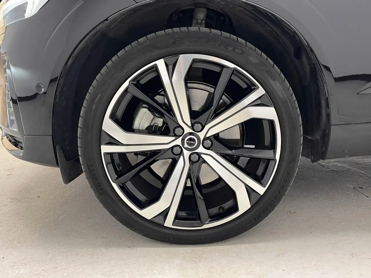 Volvo XC60 2.0 T6 AWD Recharge Ultra Dark Auto — Vehicle gallery 32
