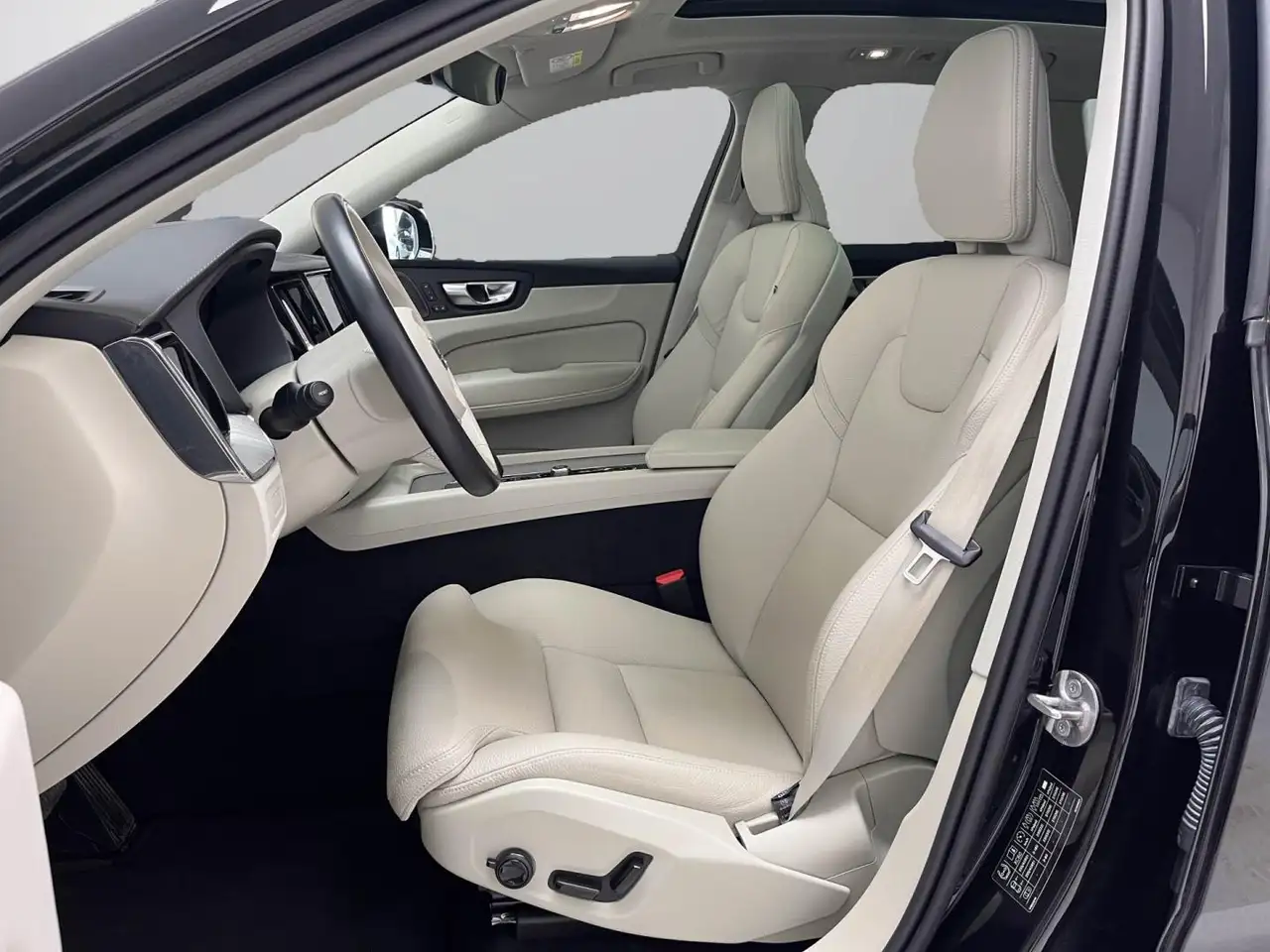 Volvo XC60 2.0 T6 AWD Recharge Ultra Dark Auto — Vehicle gallery 18